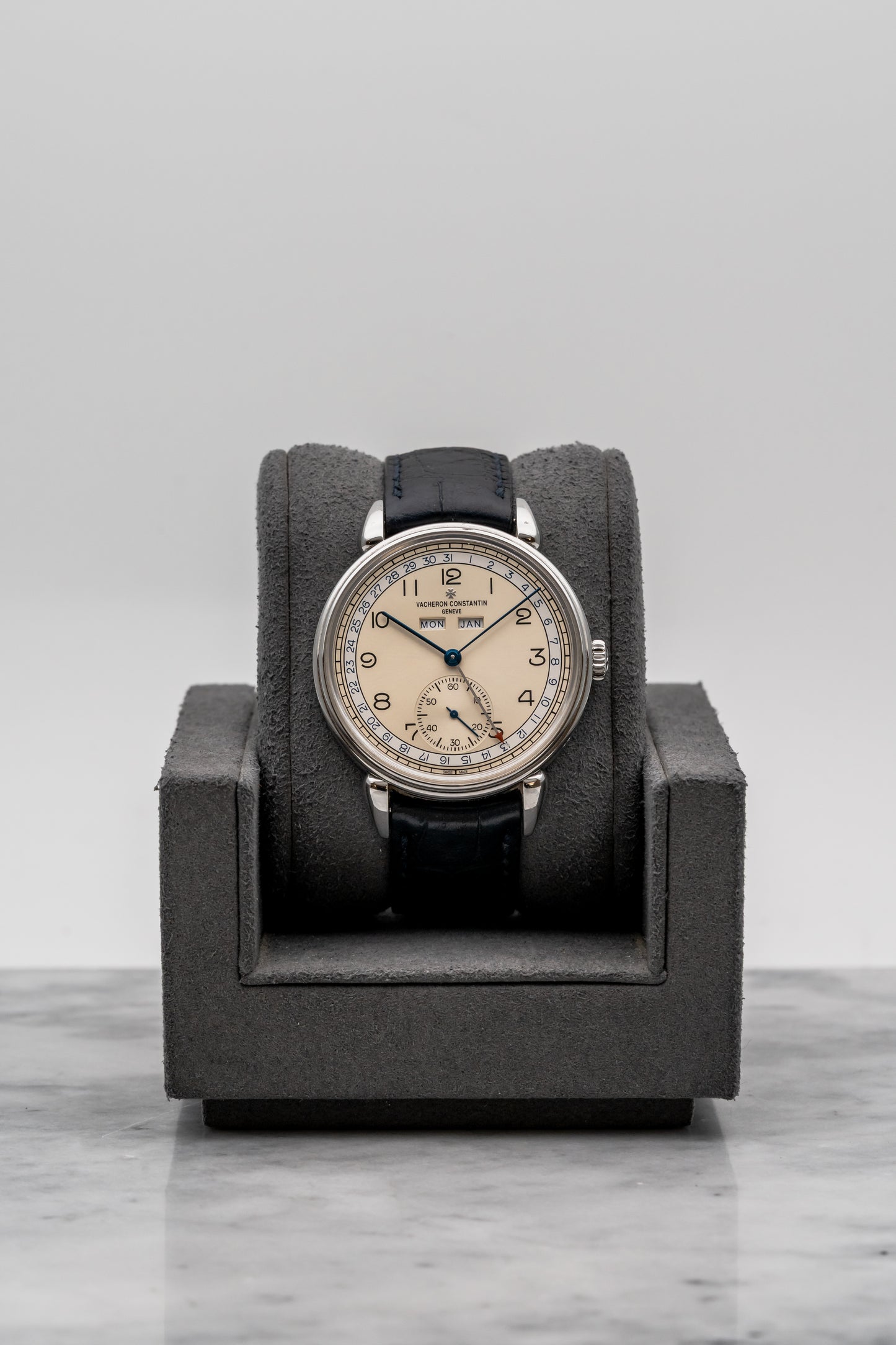 Vacheron Constantin Historiques Triple Calendrier 1942 3110V/000A-B426 Cream Dial