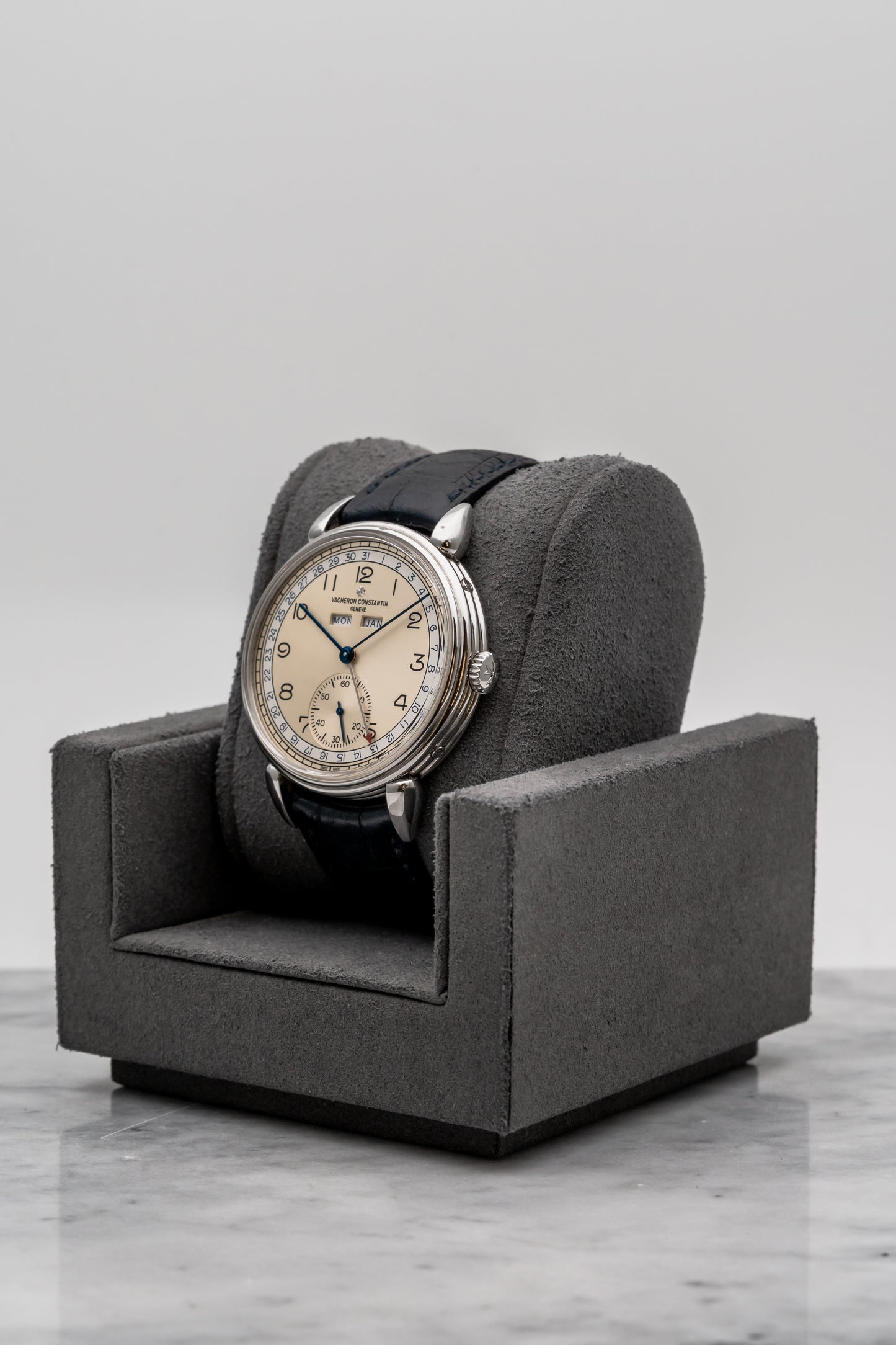 Vacheron Constantin Historiques Triple Calendrier 1942 3110V/000A-B426 Cream Dial