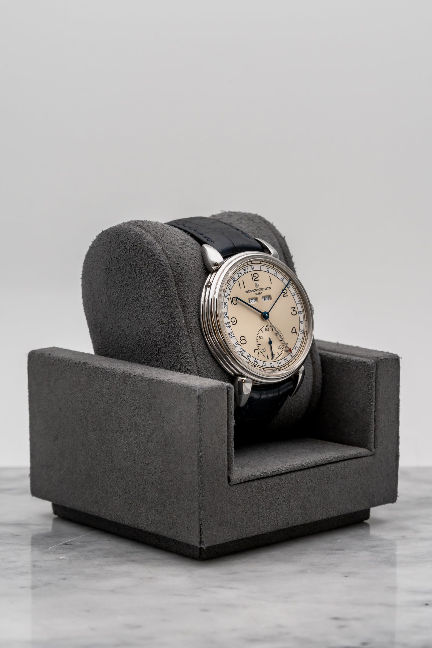 Vacheron Constantin Historiques Triple Calendrier 1942 3110V/000A-B426 Cream Dial