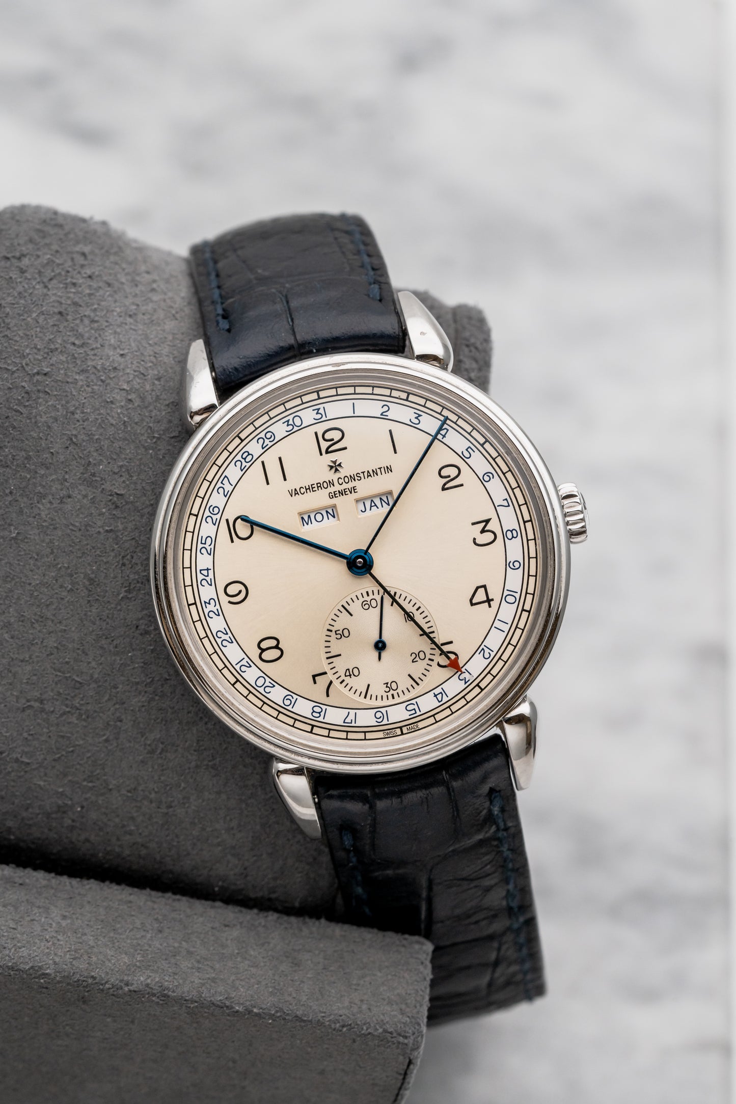 Vacheron Constantin Historiques Triple Calendrier 1942 3110V/000A-B426 Cream Dial