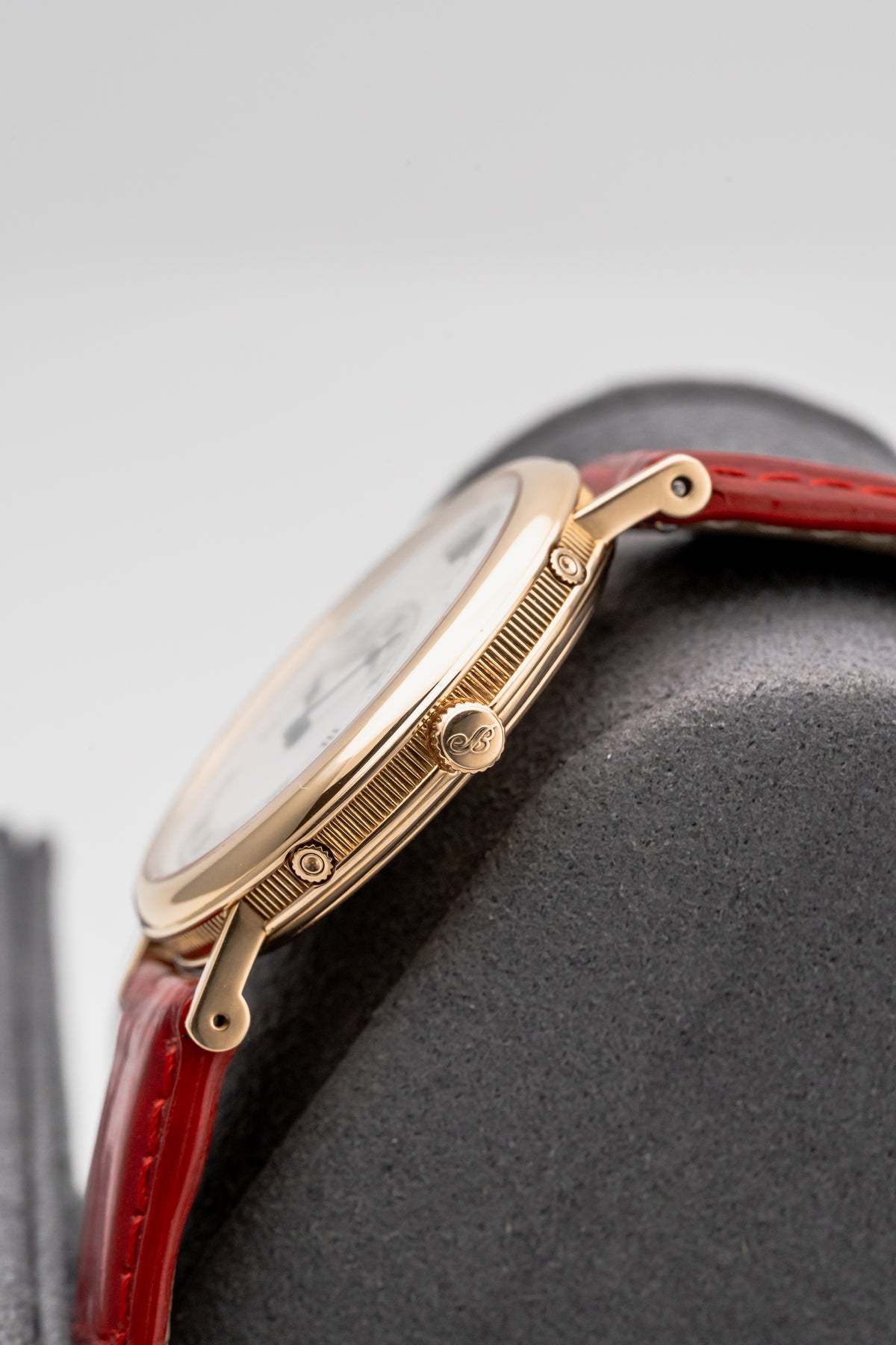 Breguet Classique Calendrier 3330BA Silver Guilloché Dial
