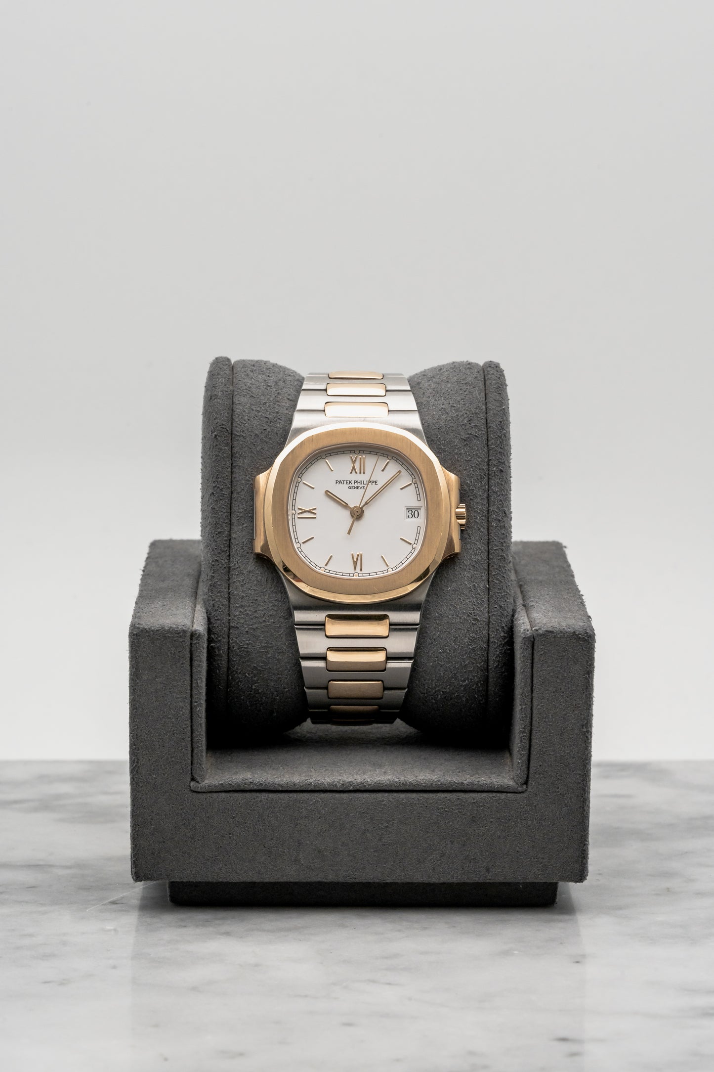 Patek Philippe Nautilus 3800/1JA, White Roman Dial