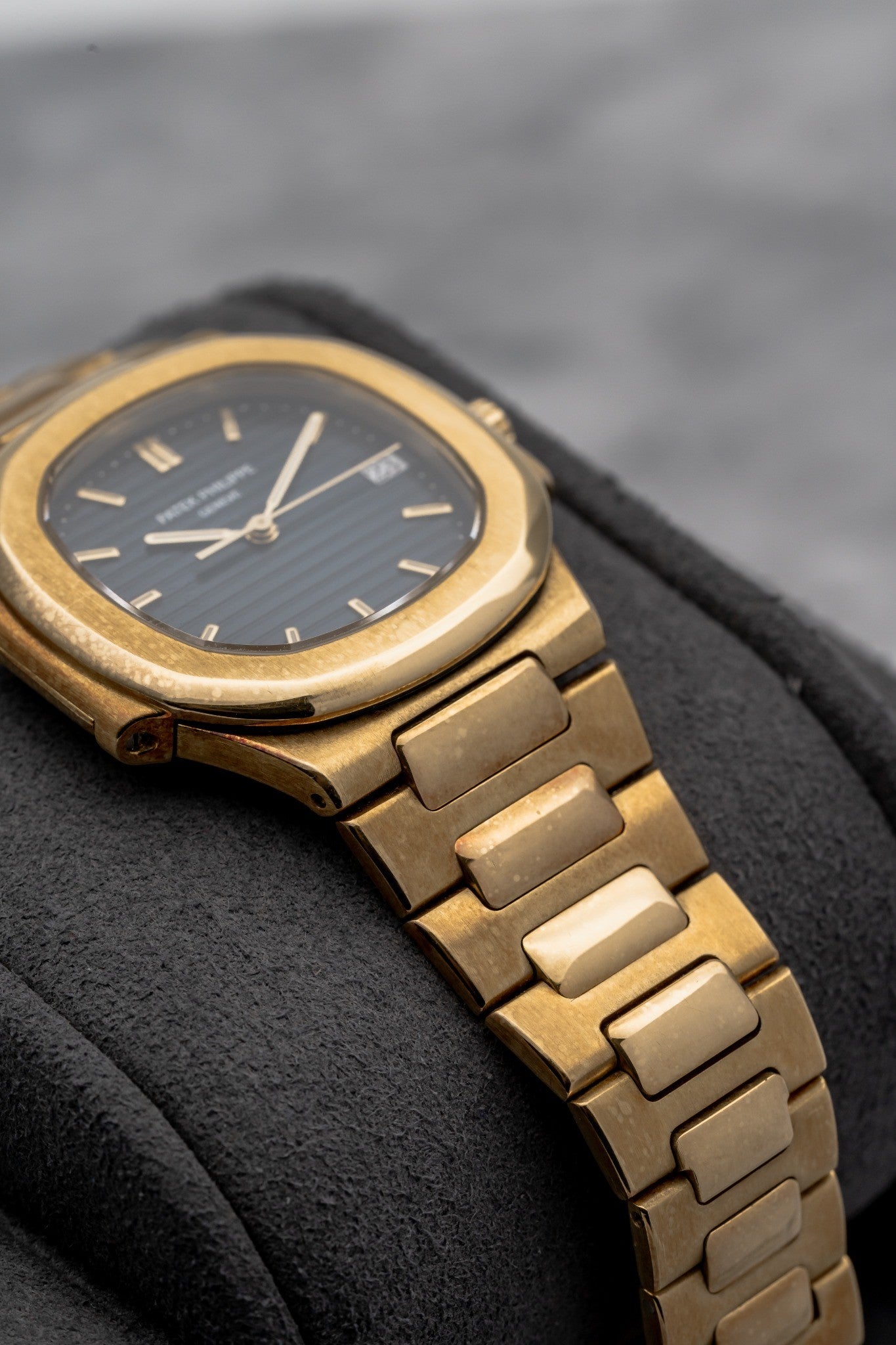Patek Philippe Nautilus 3900/1 Blue Dial, Yellow Gold