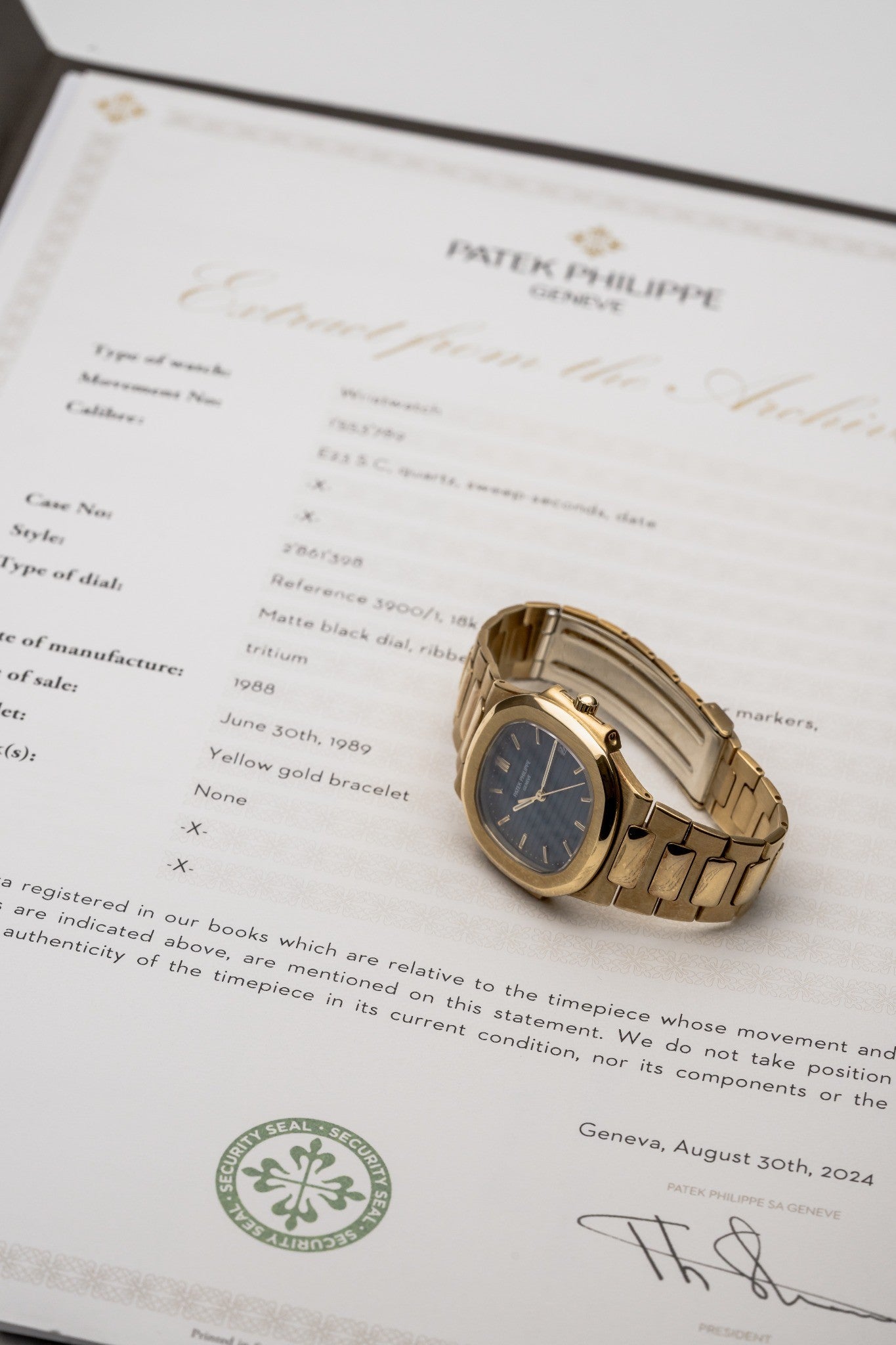 Patek Philippe Nautilus 3900/1 Blue Dial, Yellow Gold