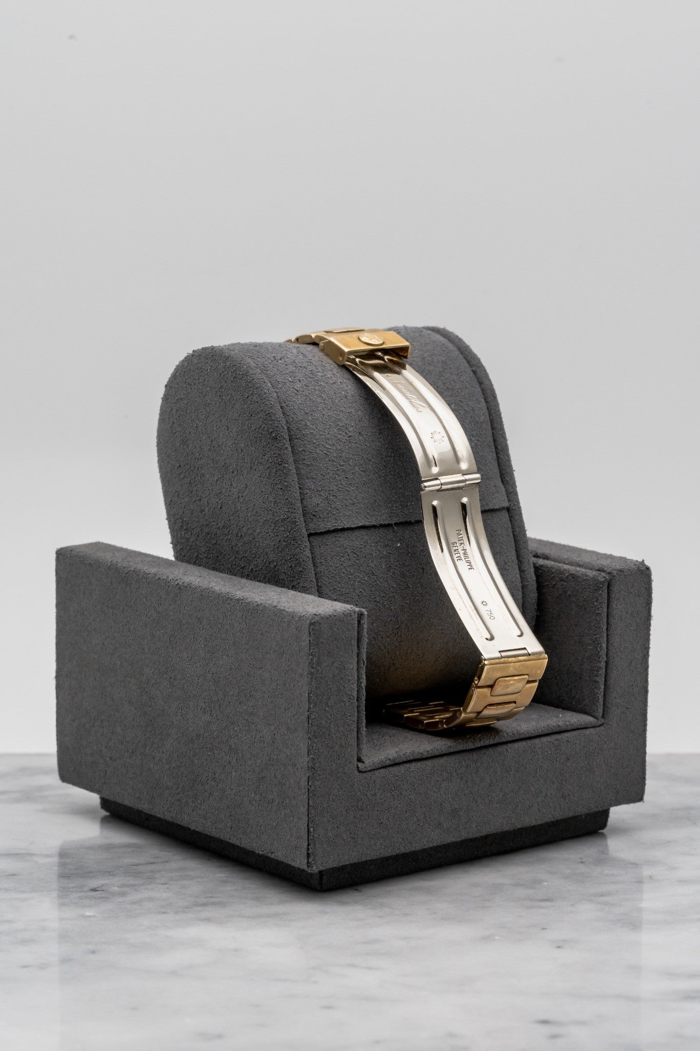 Patek Philippe Nautilus 3900/1 Blue Dial, Yellow Gold