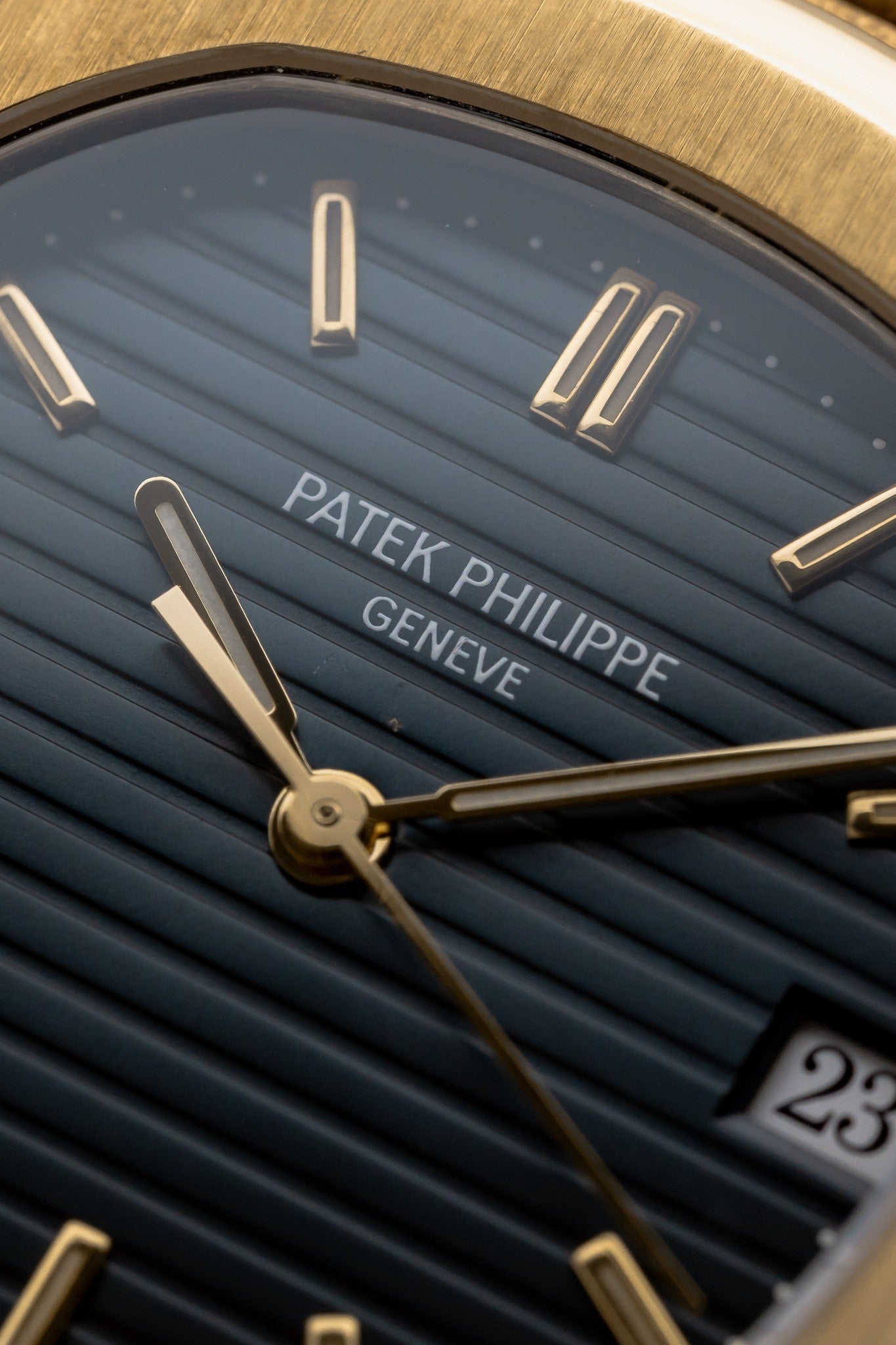 Patek Philippe Nautilus 3900/1 Blue Dial, Yellow Gold