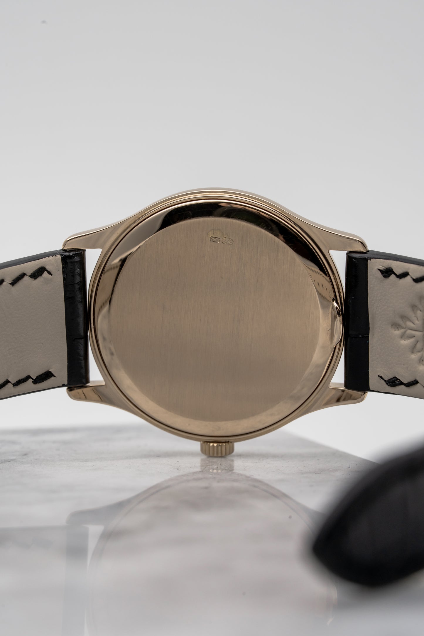 Patek Philippe 3923R Calatrava, Sigma Enamel Dial