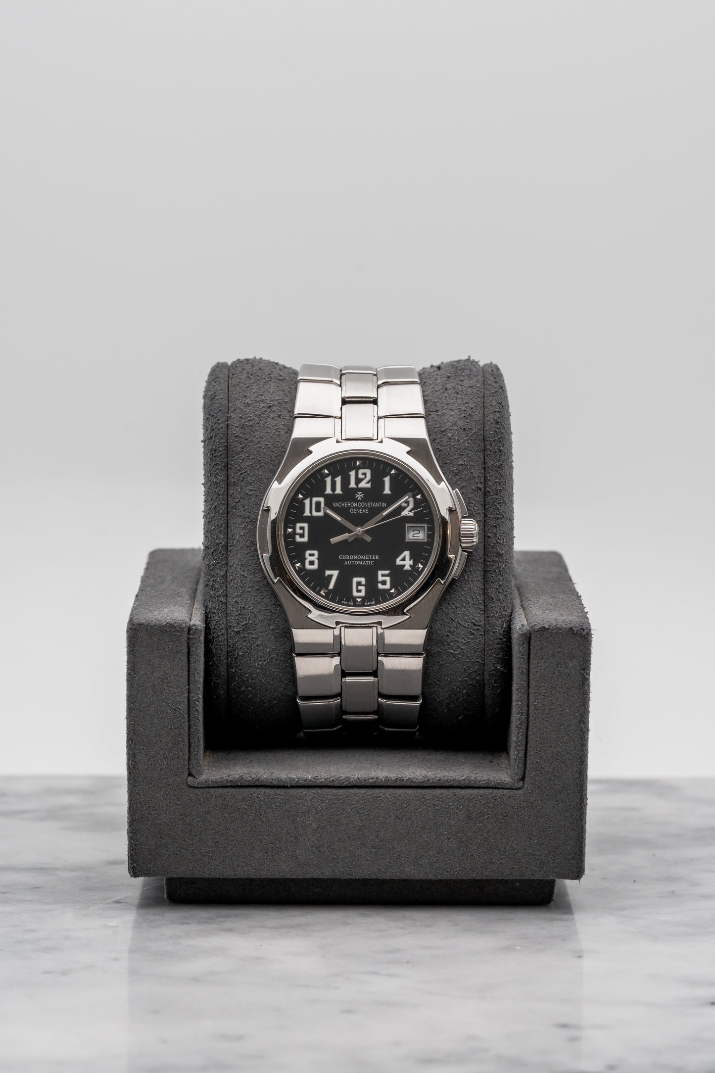 Vacheron Constantin Overseas Gen 1 42042/423A Black Dial