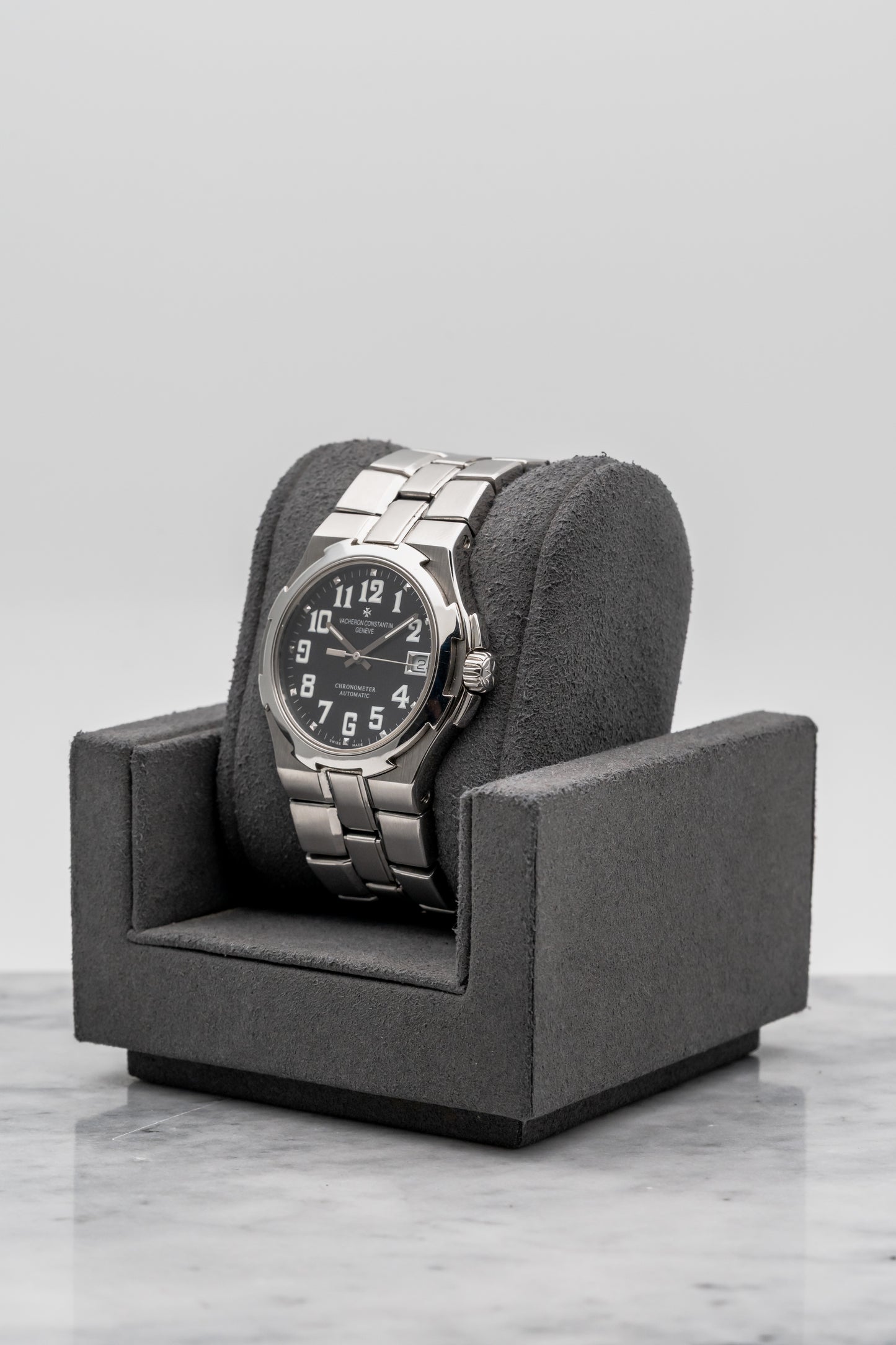 Vacheron Constantin Overseas Gen 1 42042/423A Black Dial