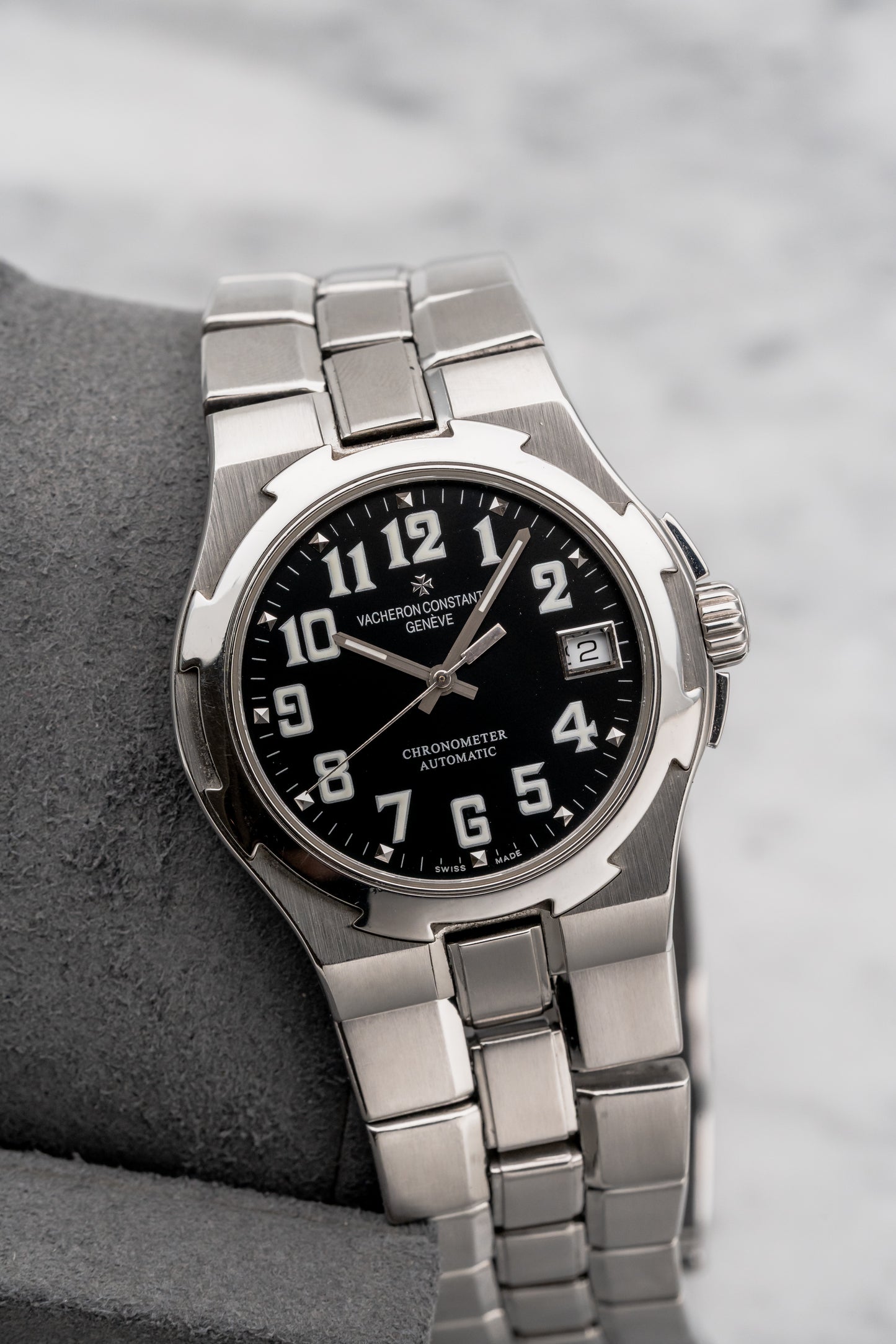 Vacheron Constantin Overseas Gen 1 42042/423A Black Dial