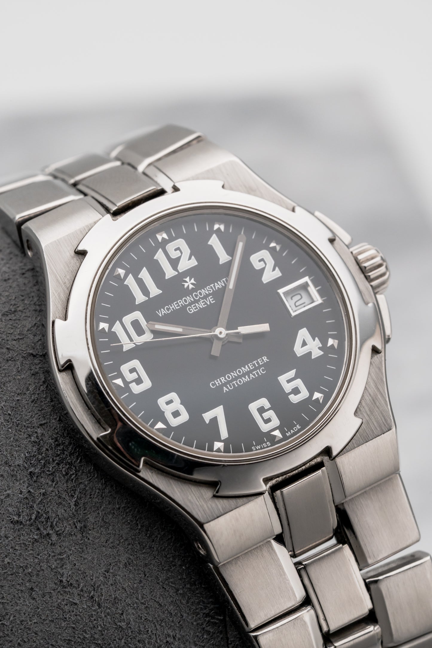 Vacheron Constantin Overseas Gen 1 42042/423A Black Dial