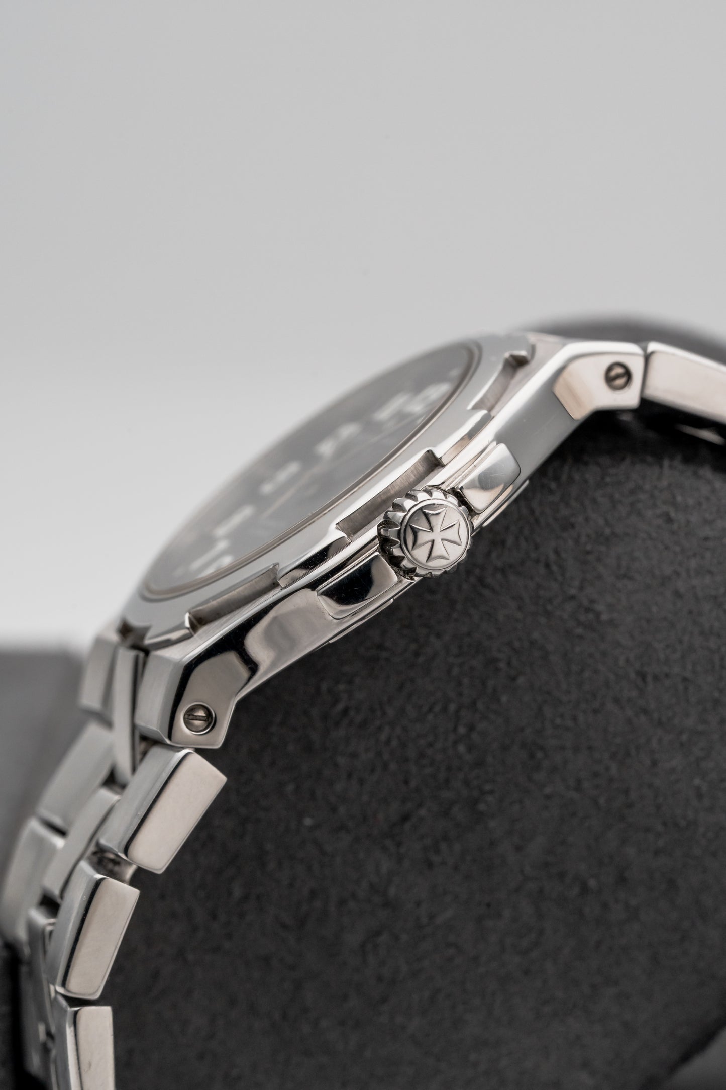 Vacheron Constantin Overseas Gen 1 42042/423A Black Dial