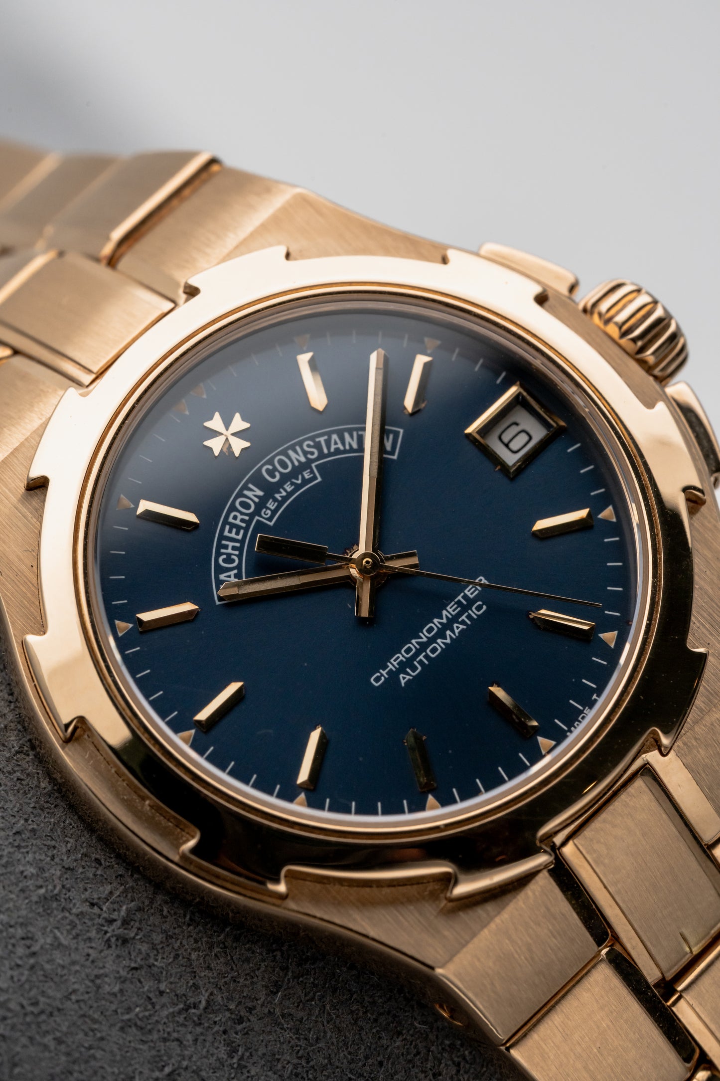 Vacheron Constantin Overseas 42050/423J Blue Dial