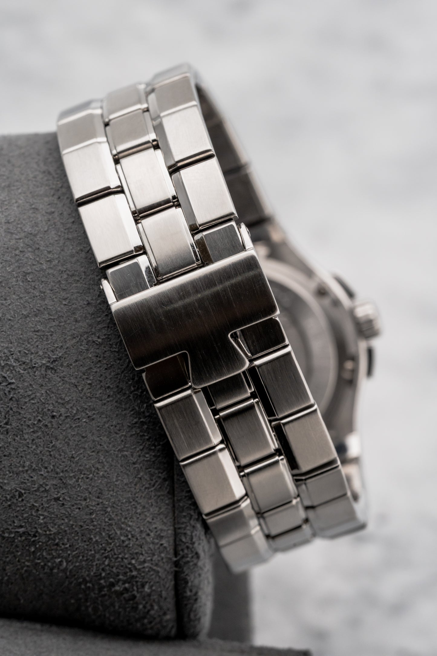 Vacheron Constantin Overseas 42050/423A Silver Dial