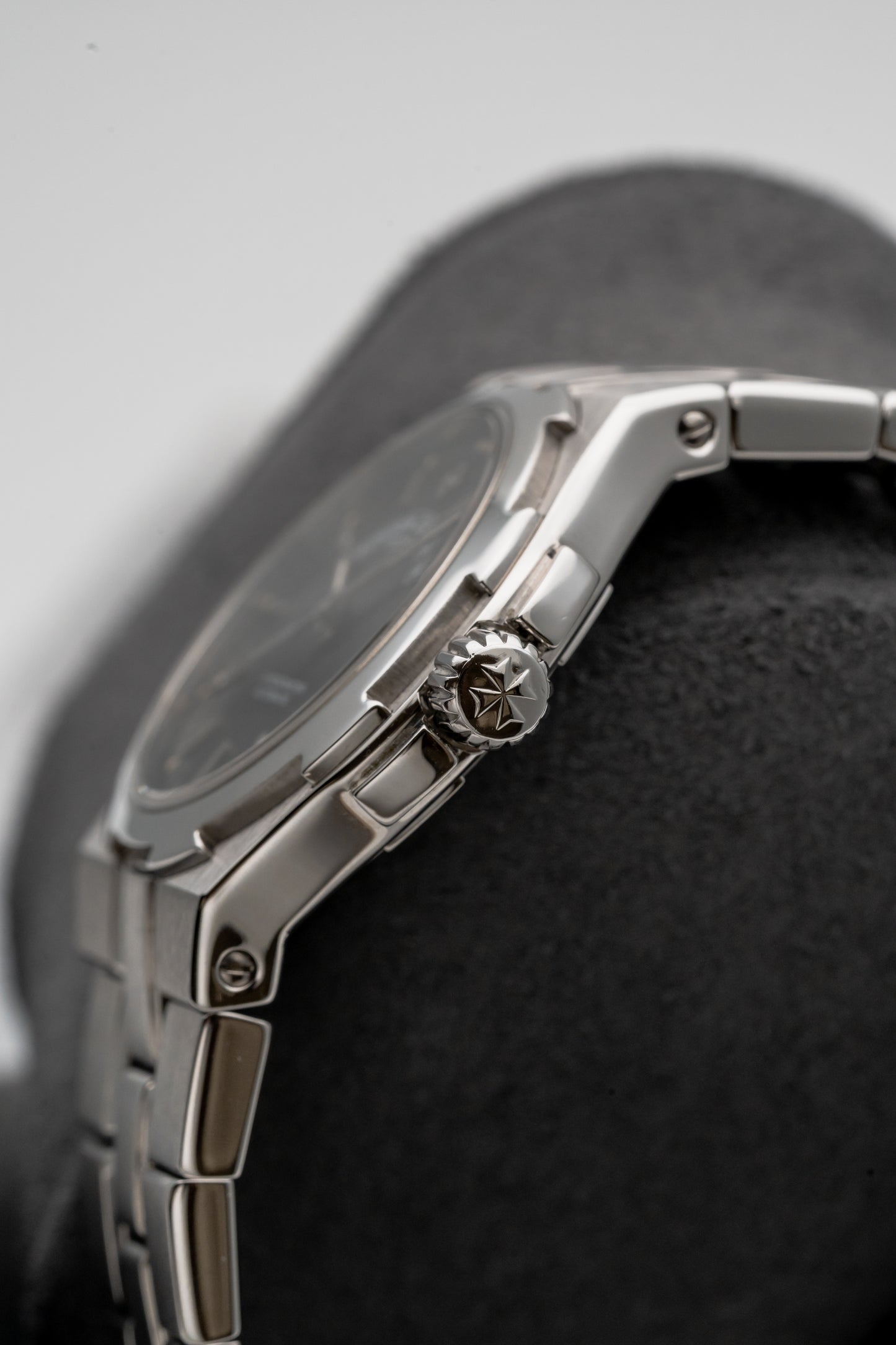 Vacheron Constantin Overseas 42052/423A Black Dial