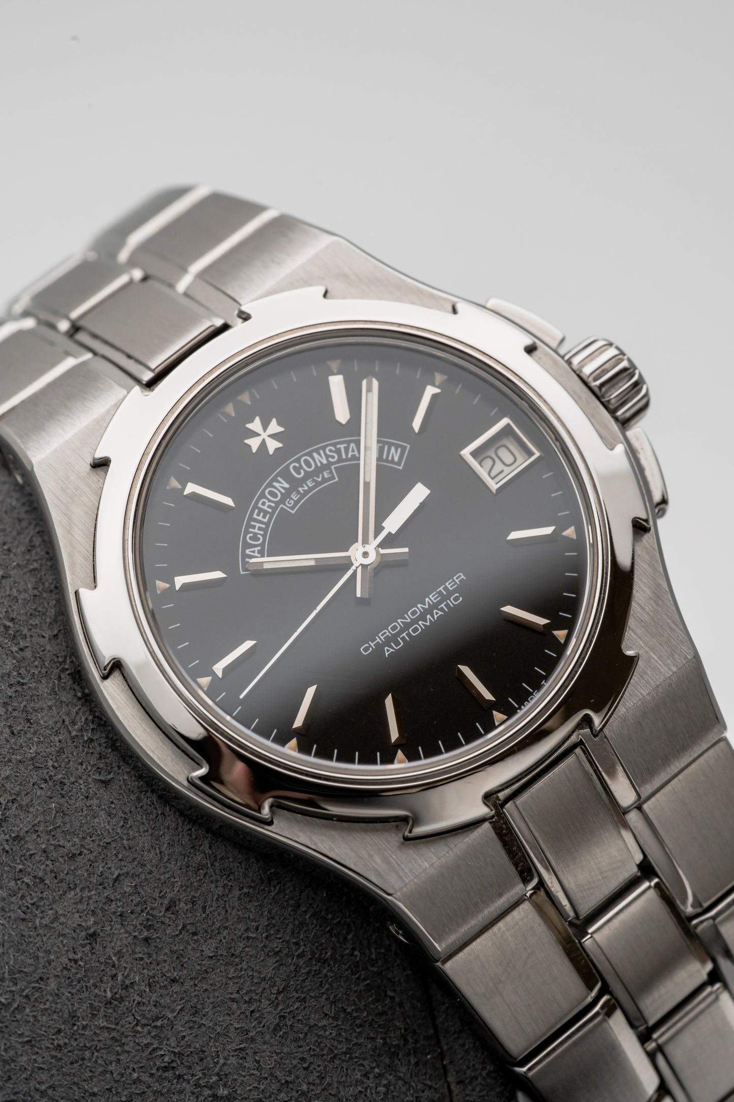 Vacheron Constantin Overseas 42052/423A Black Dial