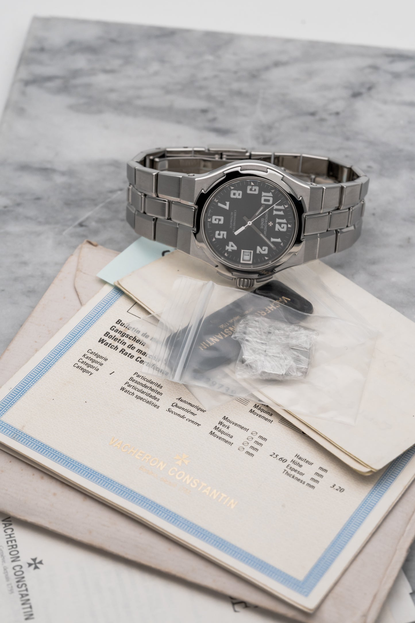 Vacheron Constantin Overseas 42052/423A-8894, Black “Military” Dial