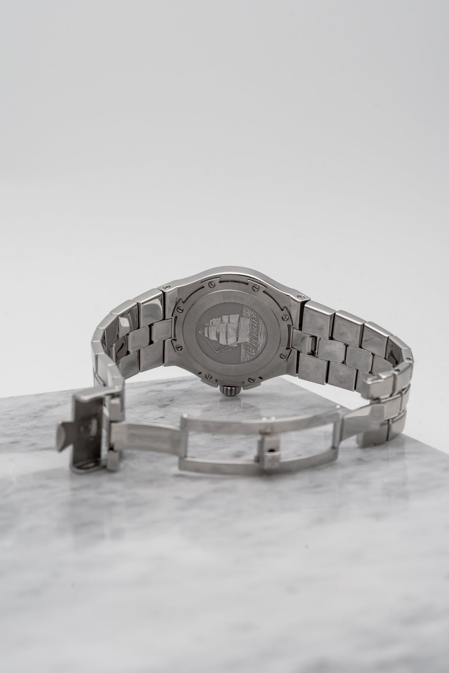 Vacheron Constantin Overseas 42052/423A-8894, Black “Military” Dial