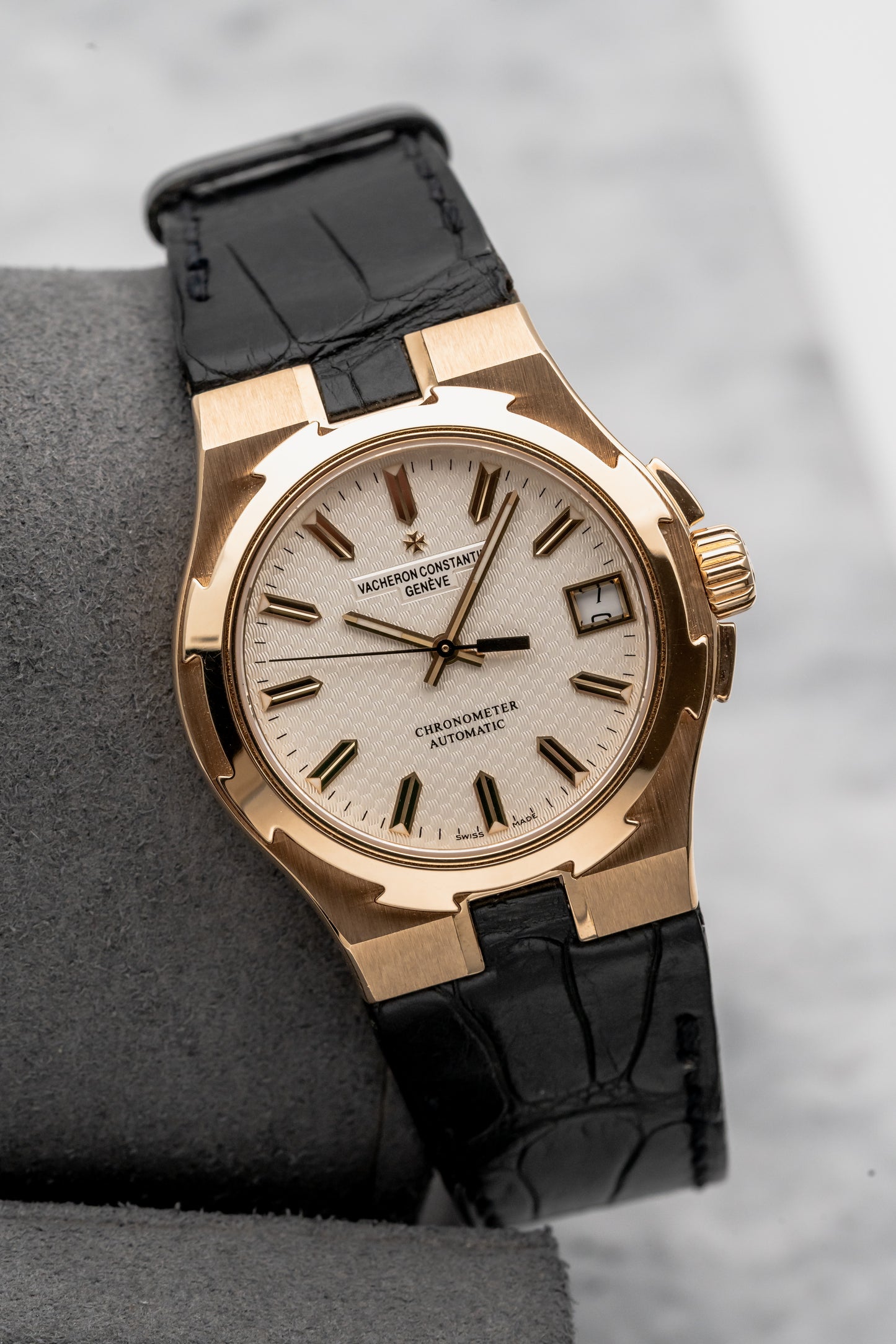 Vacheron Constantin Overseas 42052/000J Silver Dial