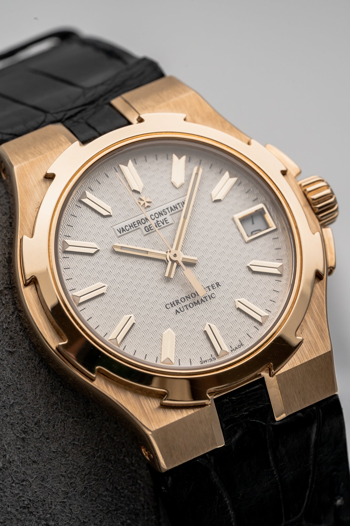 Vacheron Constantin Overseas 42052/000J Silver Dial