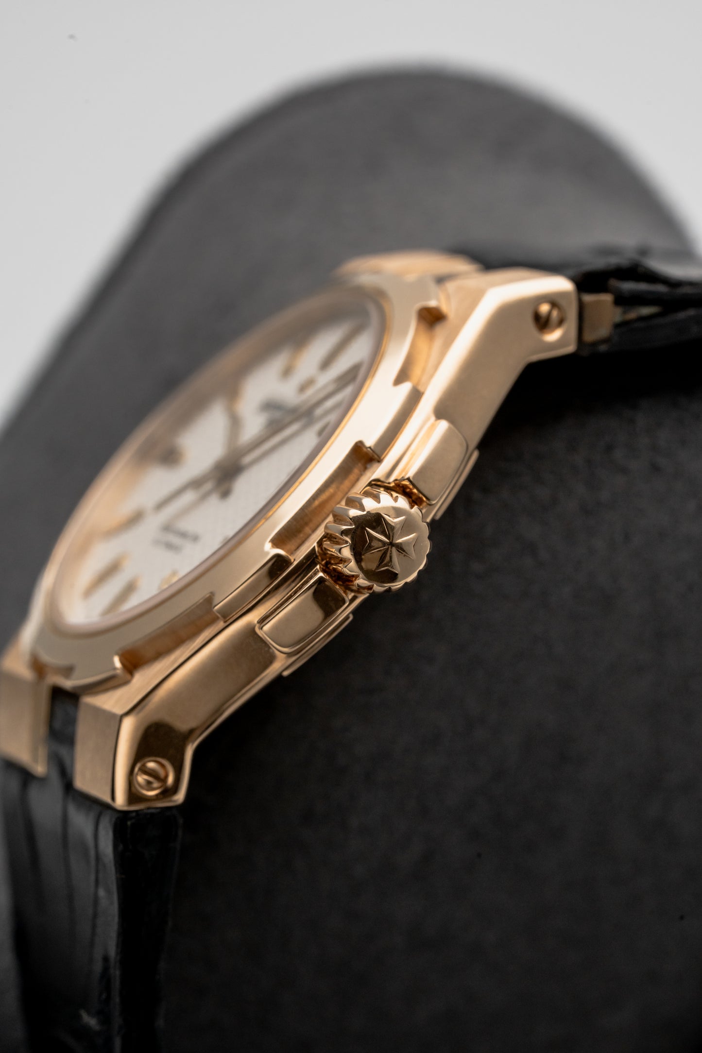 Vacheron Constantin Overseas 42052/000J Silver Dial