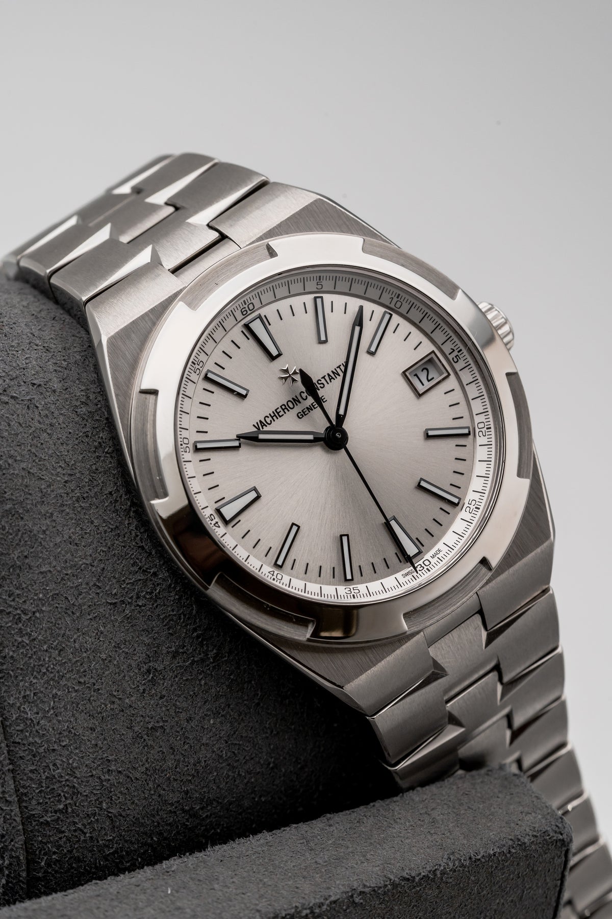 Vacheron Constantin Overseas 4500V/110A-B126 Silver Dial