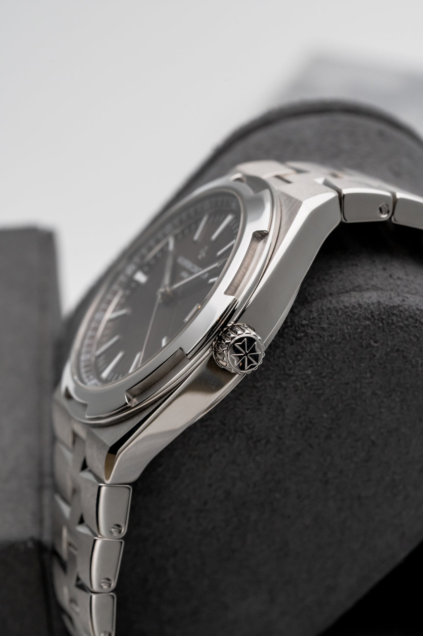 Vacheron Constantin Overseas 4500V/110A-B146 Brown Dial