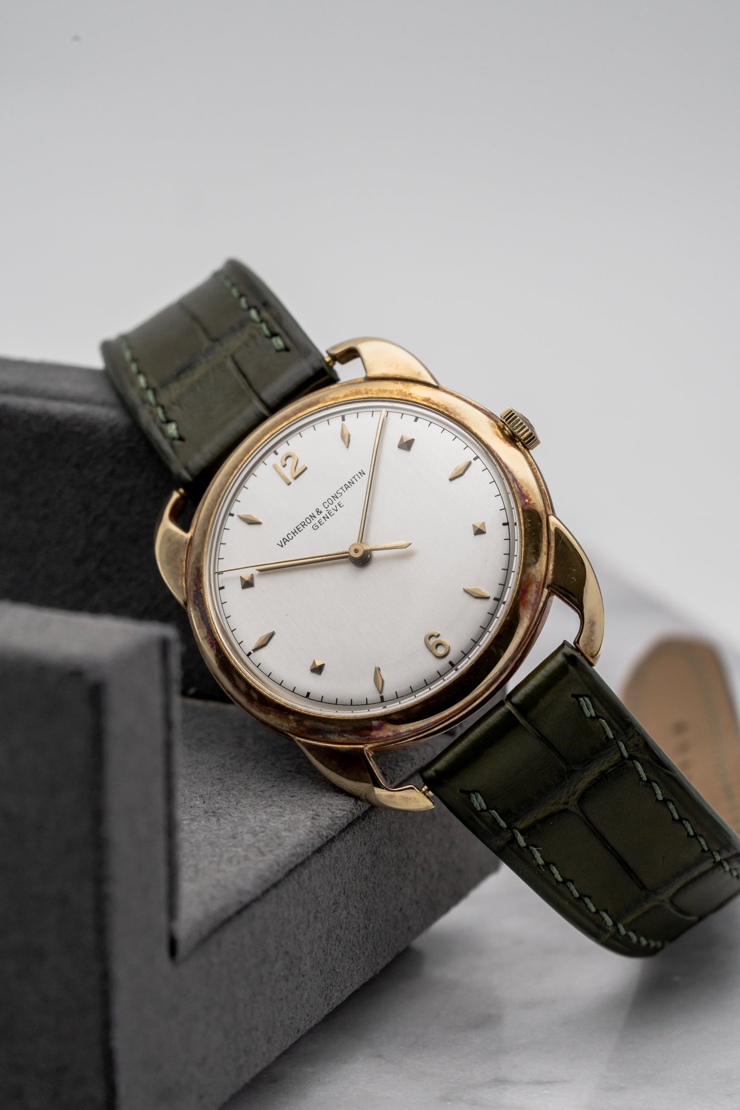 Vacheron Constantin Fancy Lugs 4660, Silver Dial