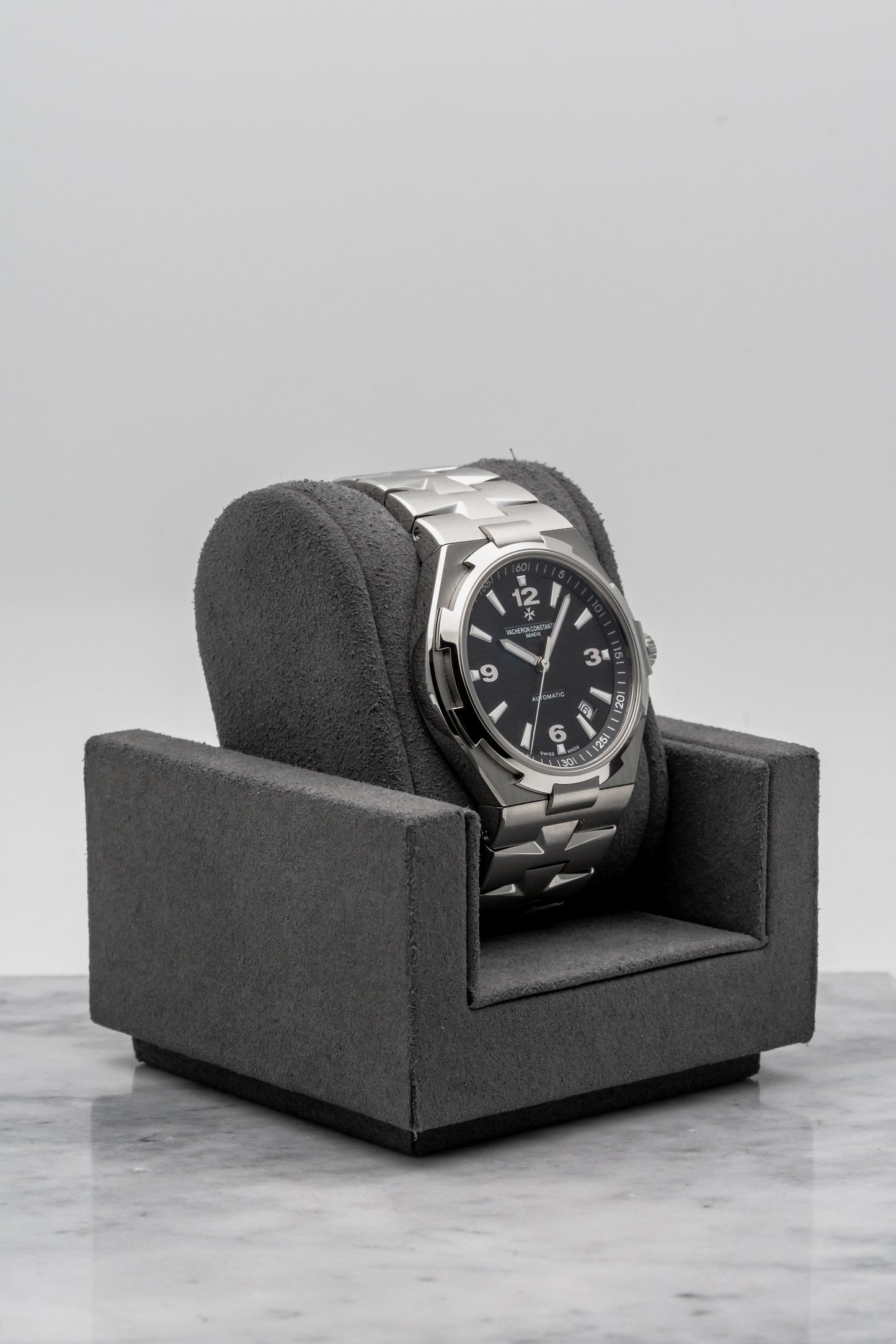 Vacheron Constantin Overseas 47040/B01A-9094, Black Dial