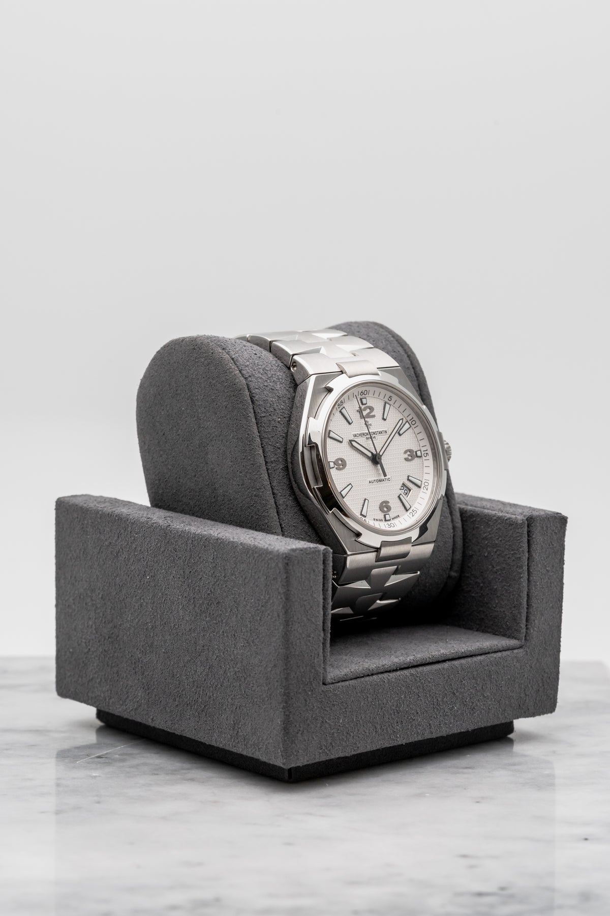 Vacheron Constantin Overseas 47040/B01A-9093 White Dial