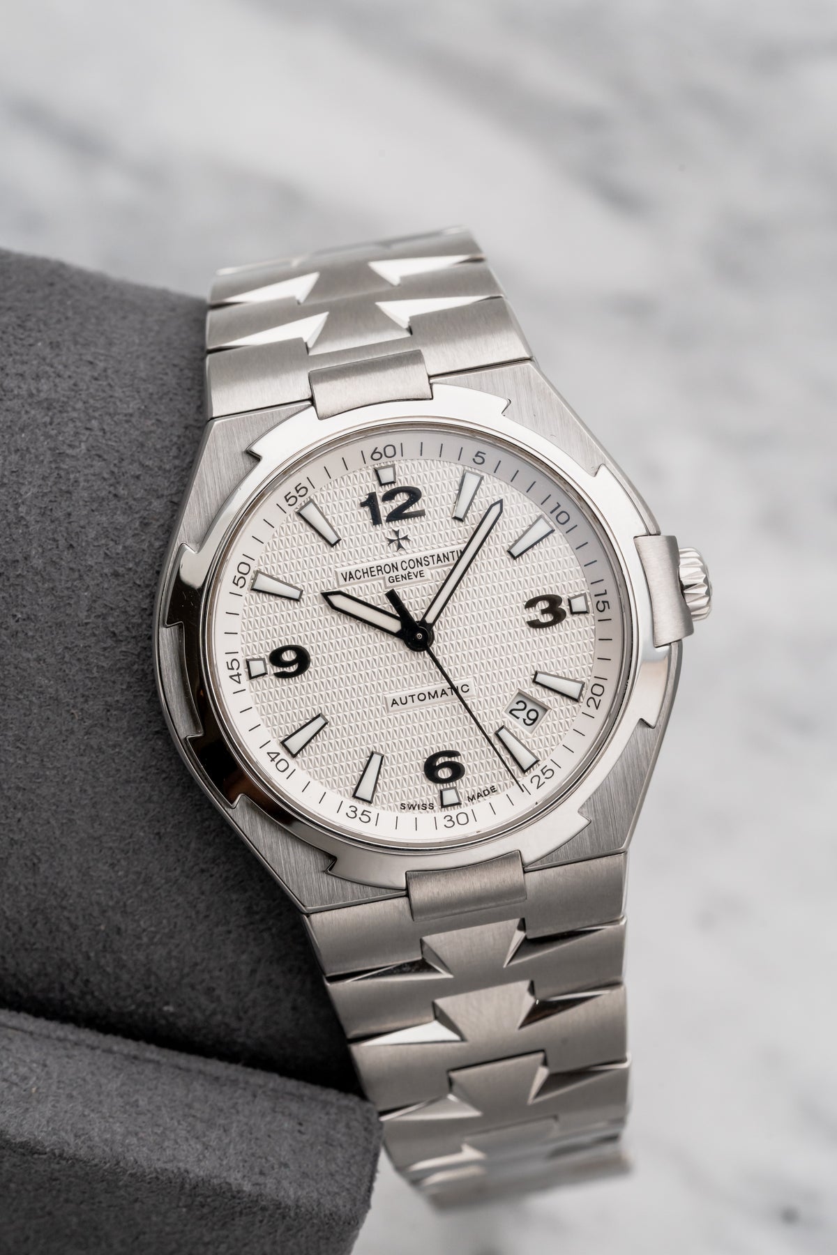 Vacheron Constantin Overseas 47040/B01A-9093 White Dial