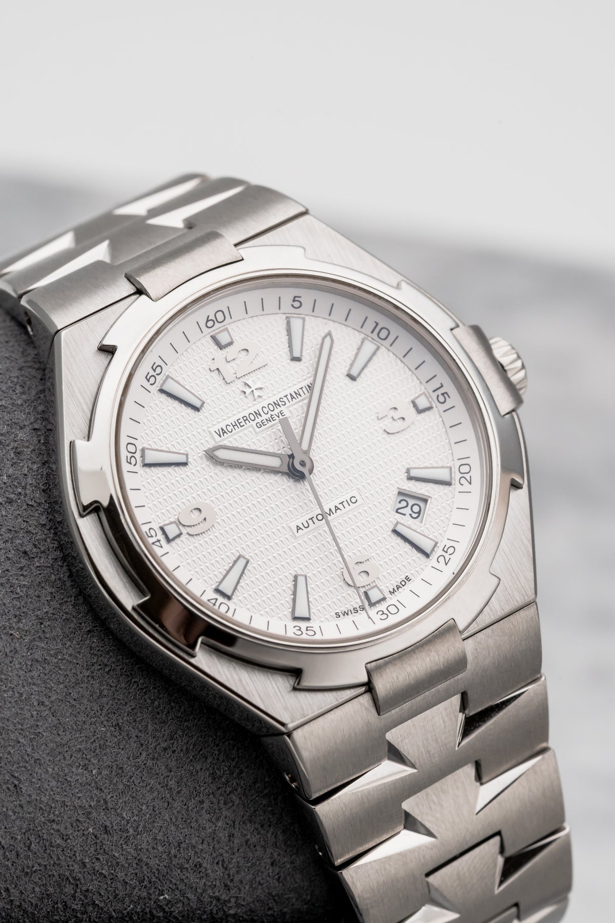 Vacheron Constantin Overseas 47040/B01A-9093 White Dial