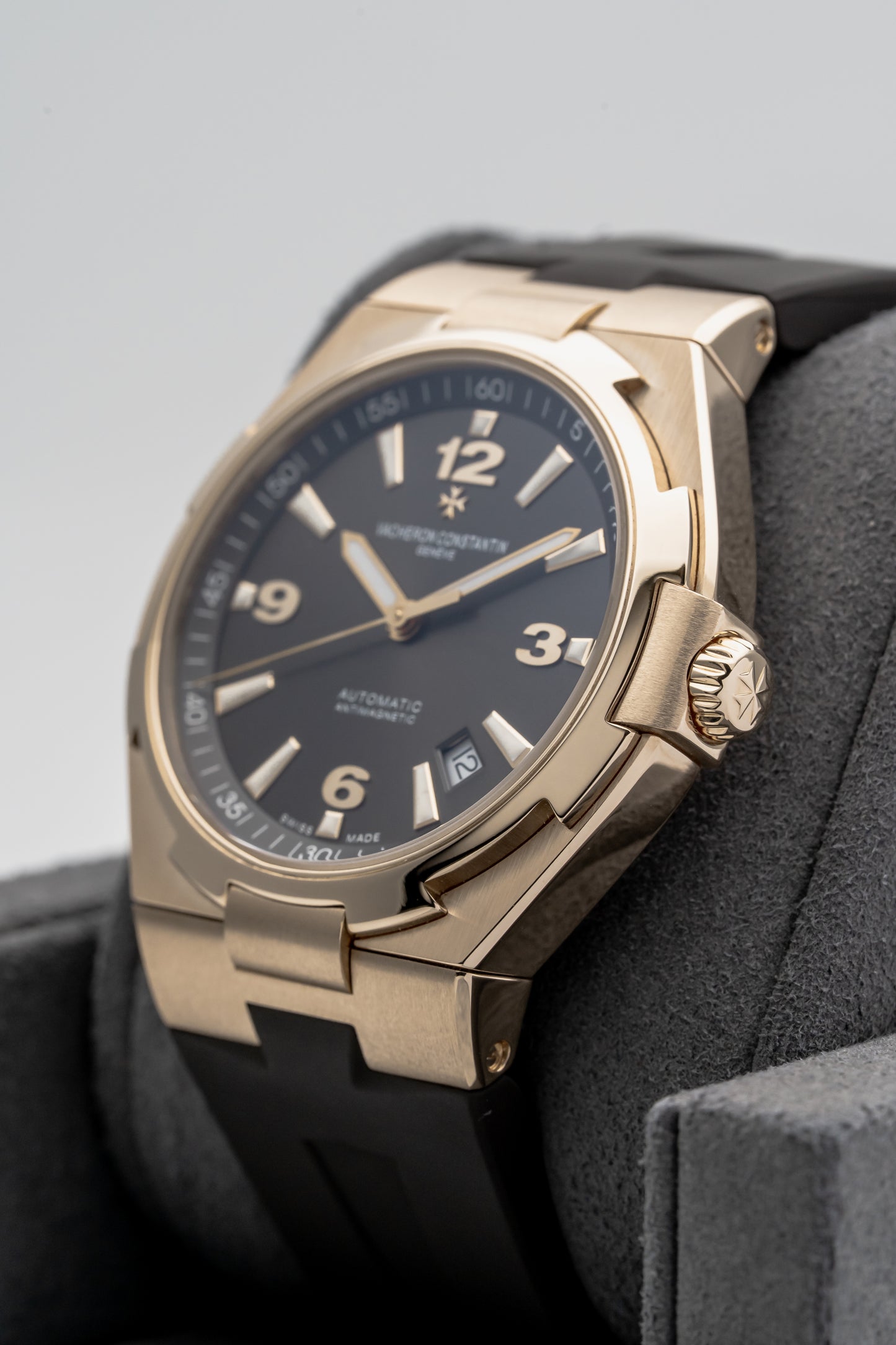 Vacheron Constantin Overseas 47040/000R Rose Gold, Black Dial