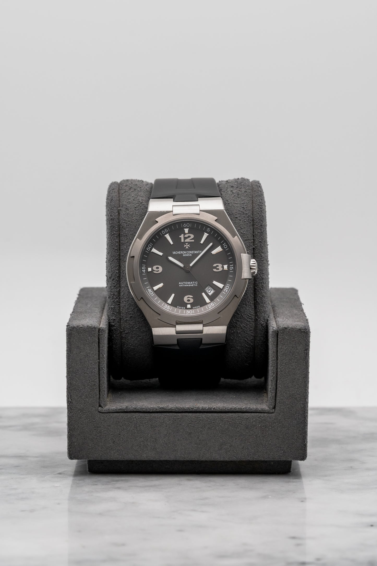 Vacheron Constantin Overseas 47040/000W-9500 Grey Dial