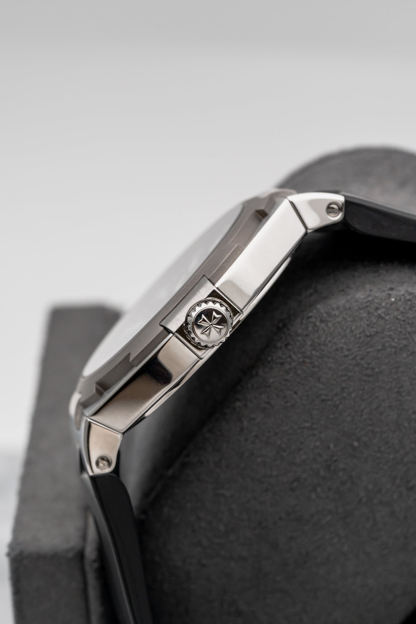 Vacheron Constantin Overseas 47040/000W-9500 Grey Dial