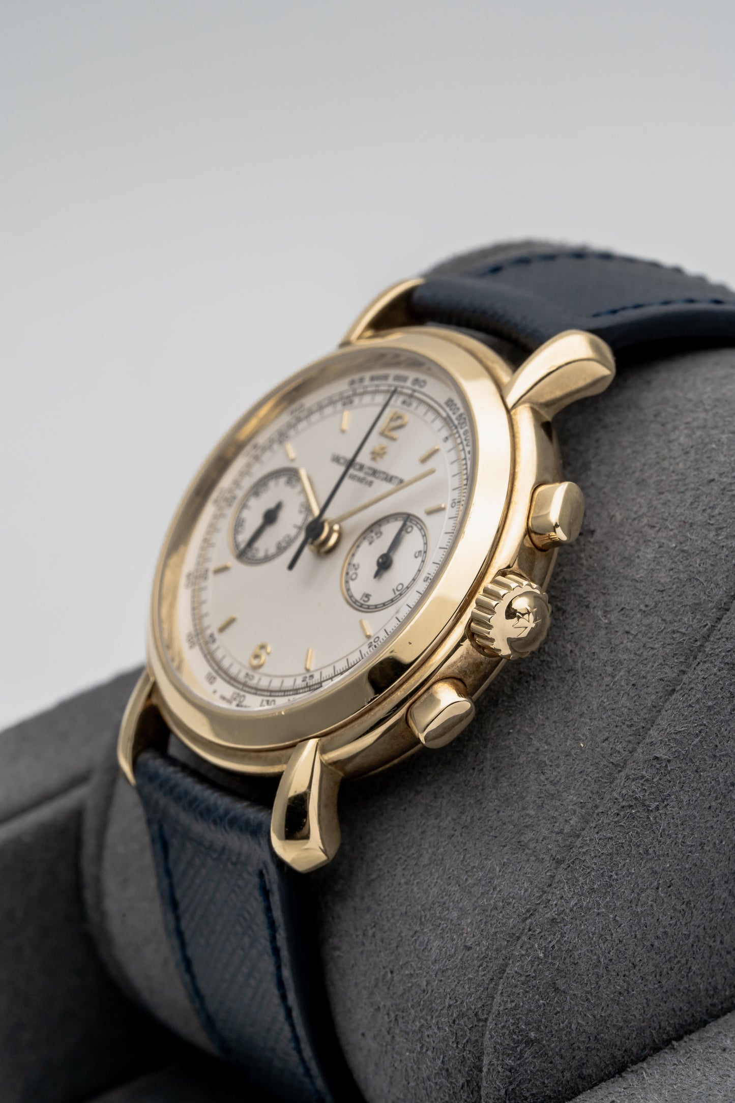 Vacheron Constantin Historiques Chronograph 47101/000J Yellow Gold, Silver Dial