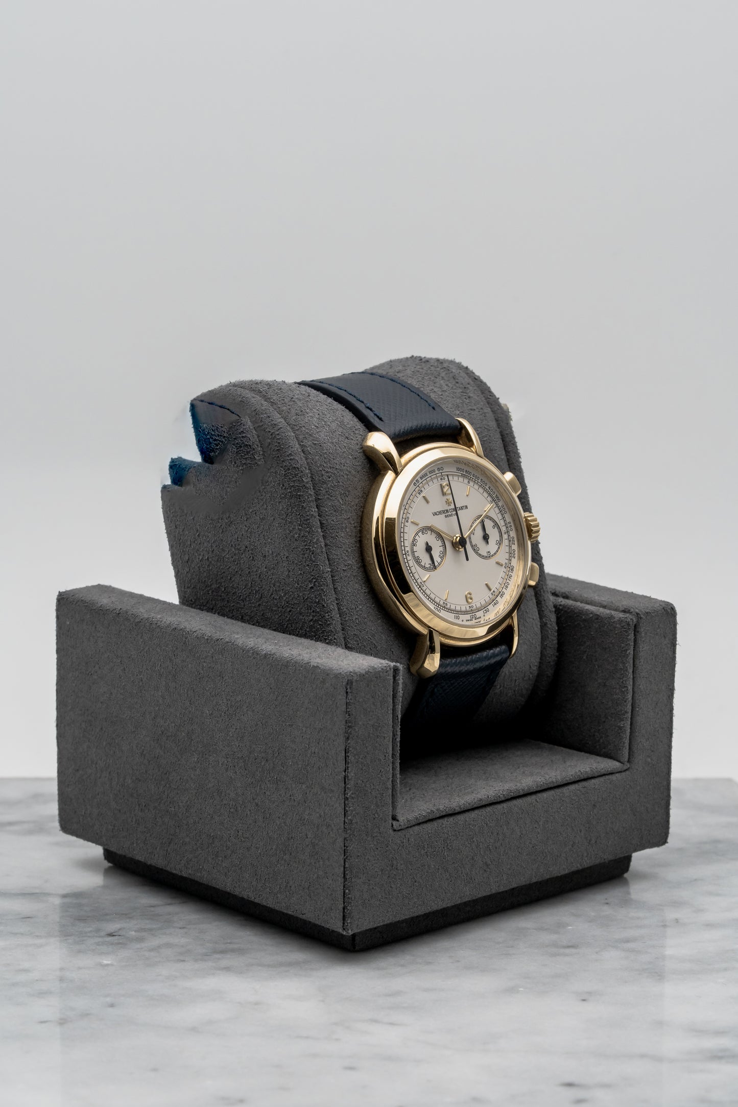 Vacheron Constantin Historiques Chronograph 47101/000J Yellow Gold, Silver Dial