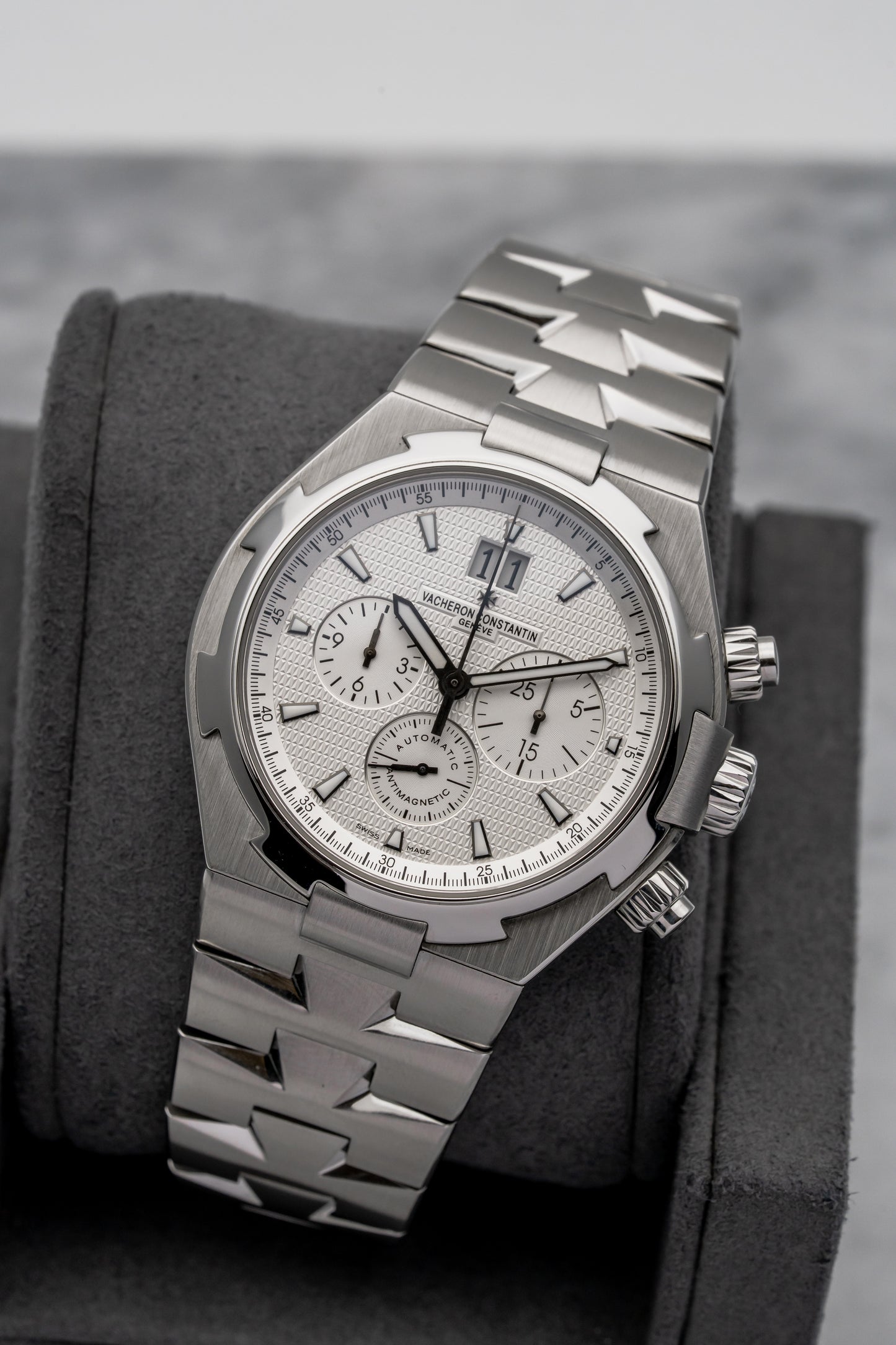 Vacheron Constantin Overseas Chronograph 49150/B01A-9095, White Dial