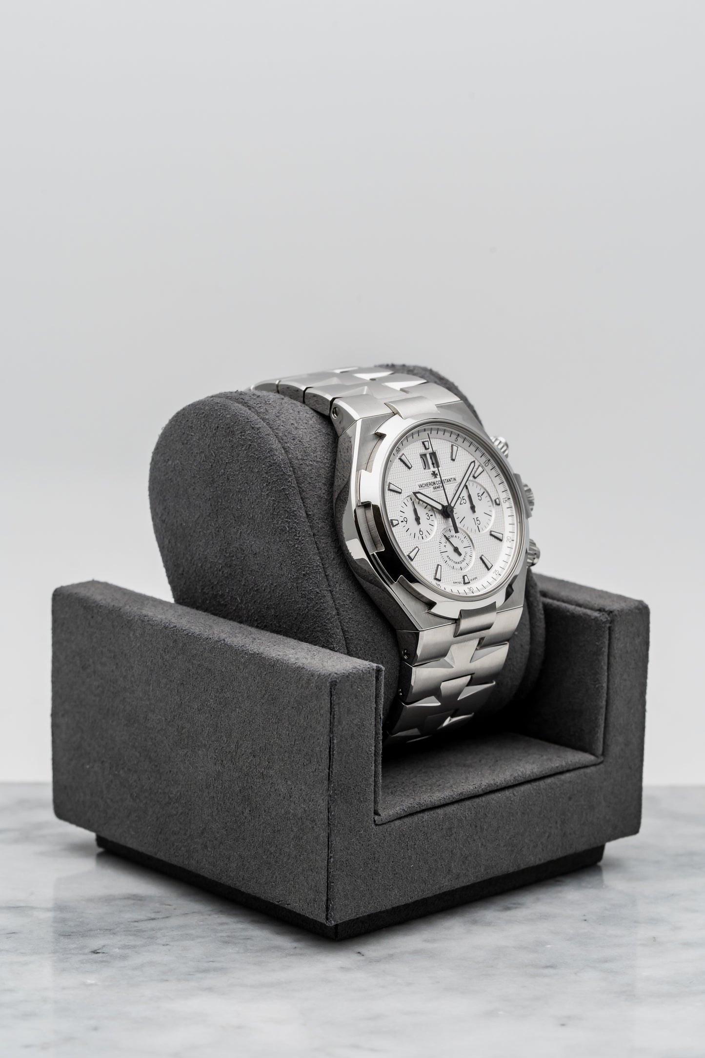 Vacheron Constantin Overseas Chronograph 49150/B01A