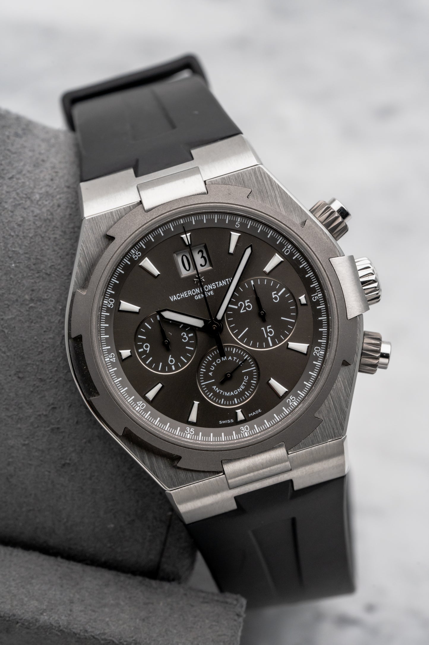 Vacheron Constantin Overseas Chronograph 49150/000W-9501 “Deep Stream”