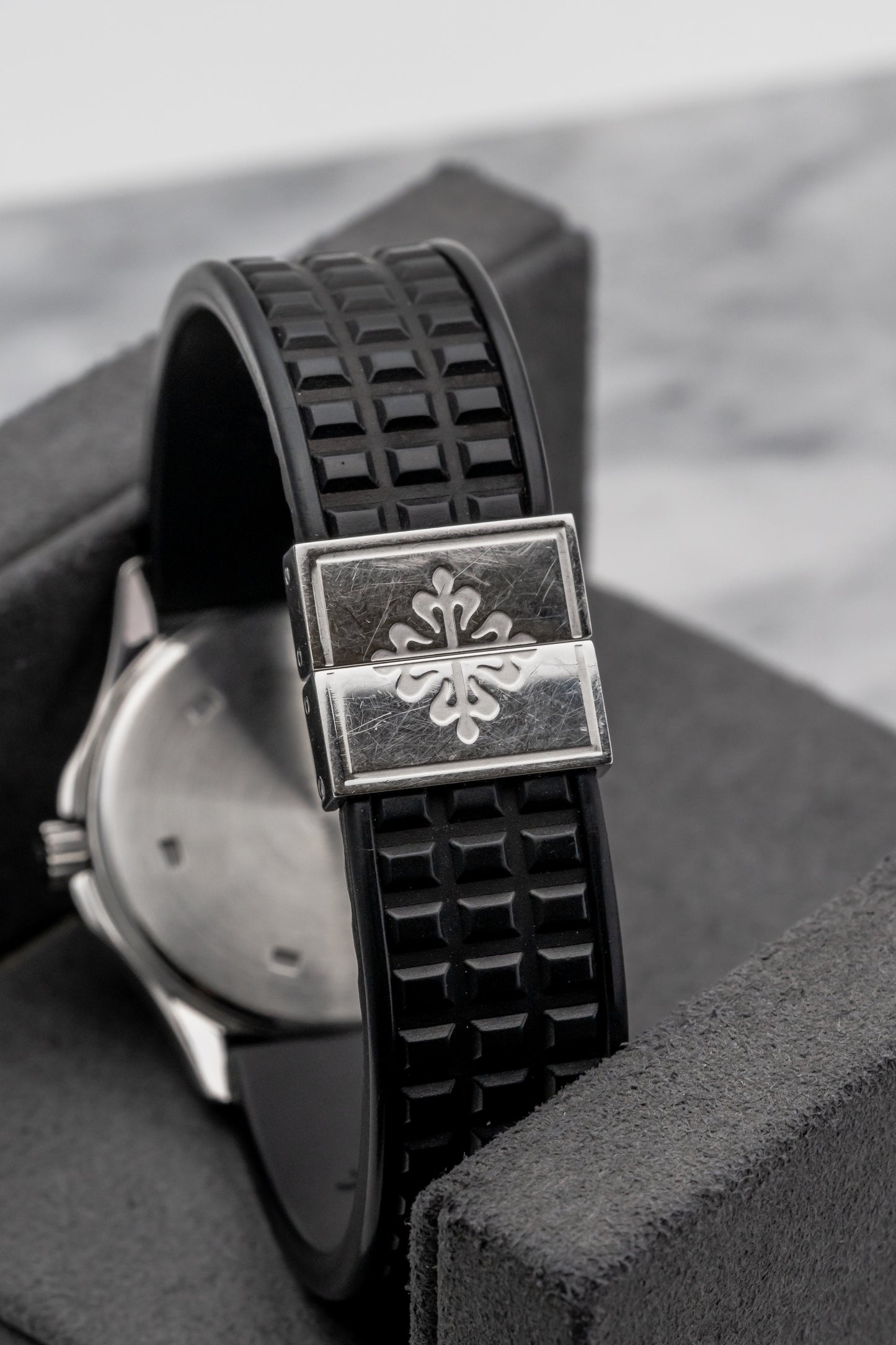 Patek Philippe Aquanaut Ladies 4960A, Black Dial