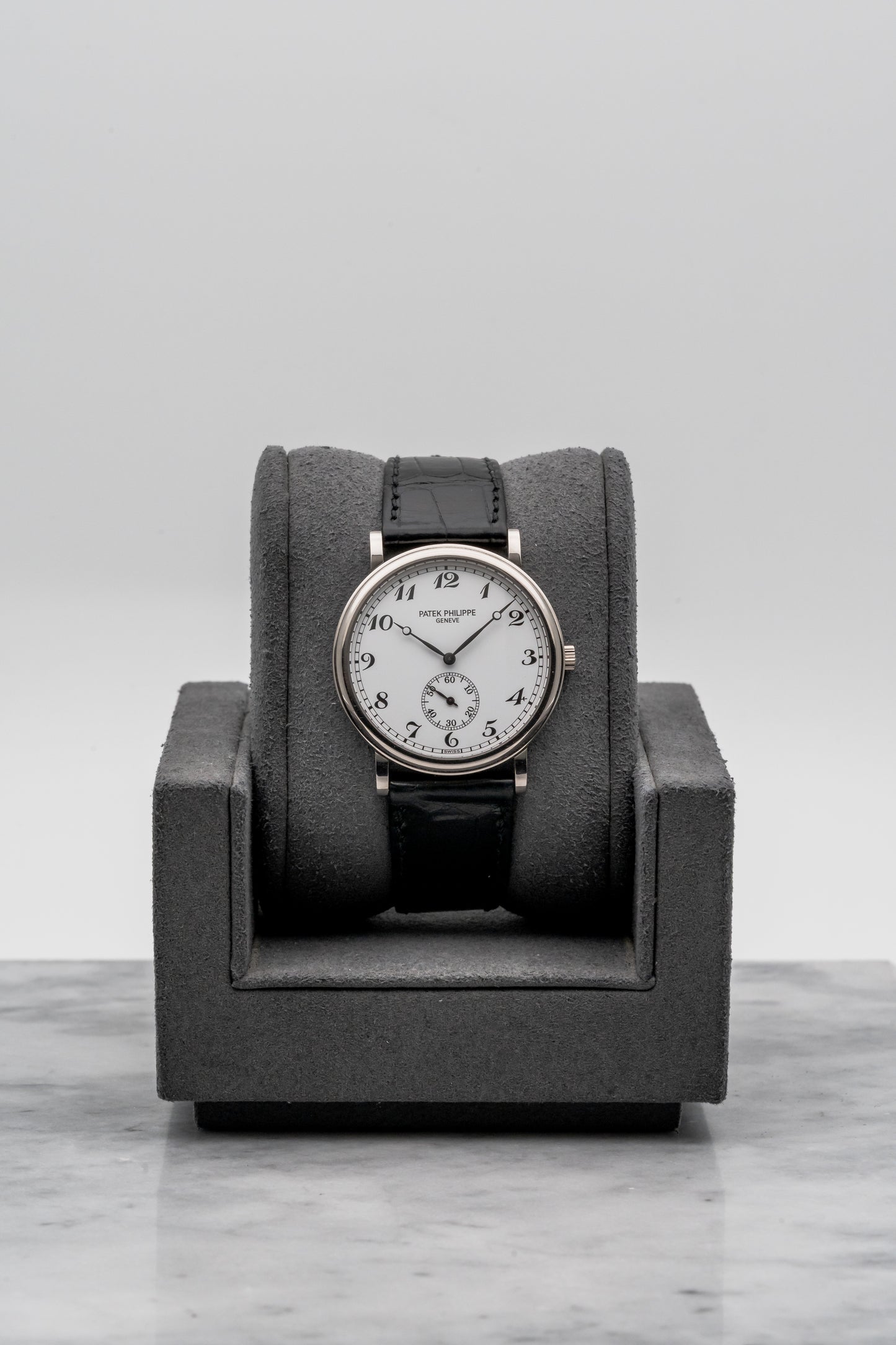 Patek Philippe Calatrava 5022G, Enamel Dial