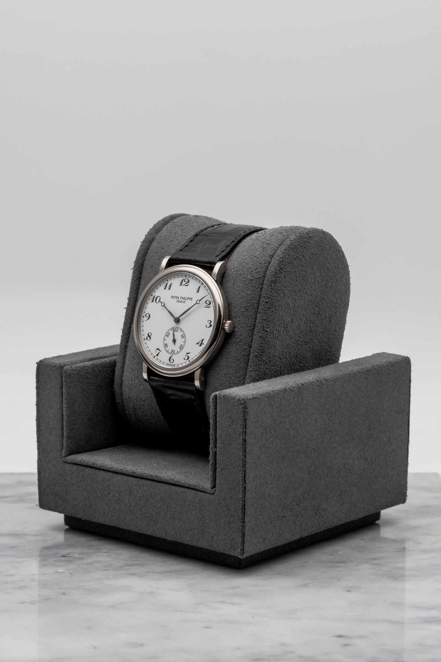Patek Philippe Calatrava 5022G, Enamel Dial