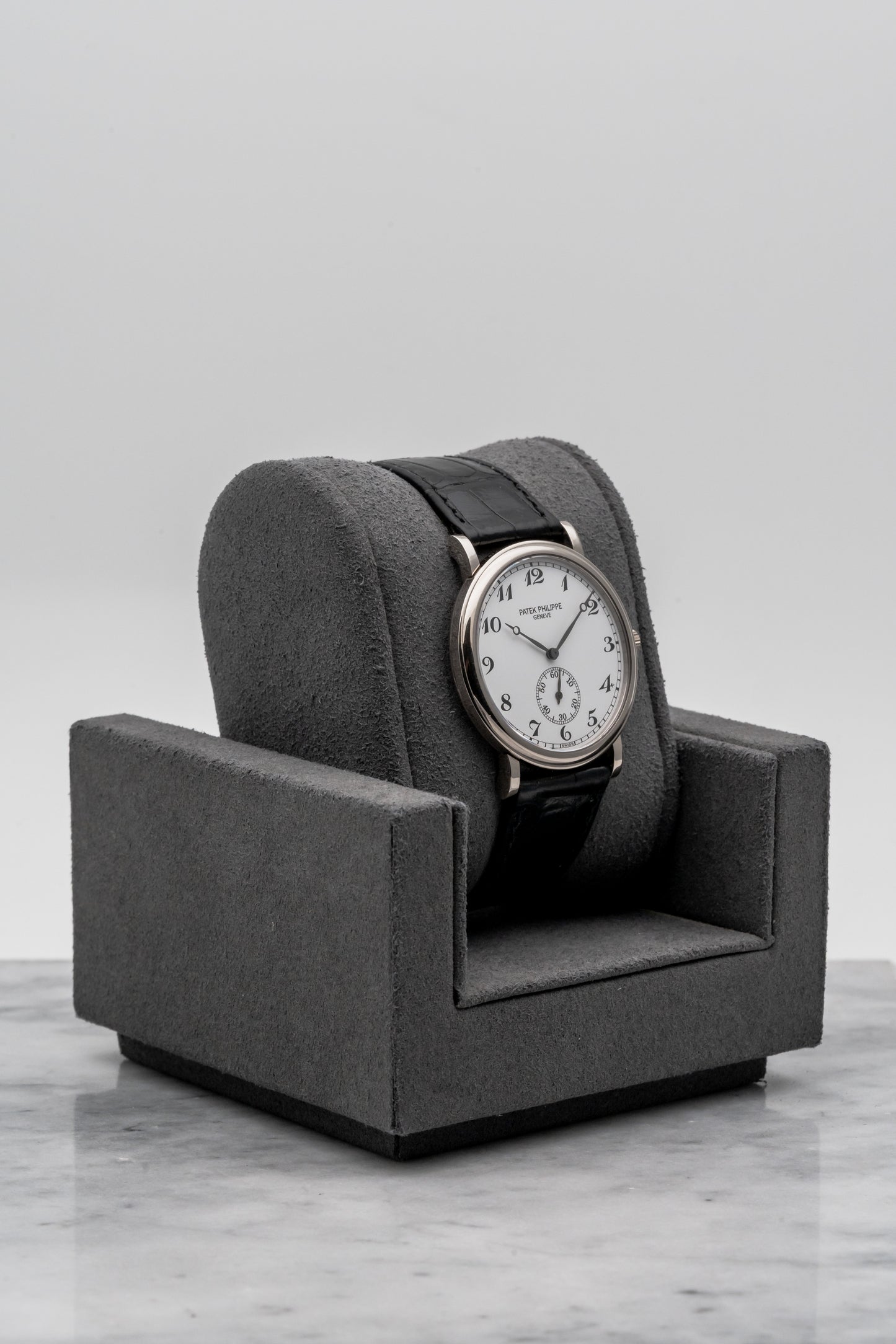 Patek Philippe Calatrava 5022G, Enamel Dial