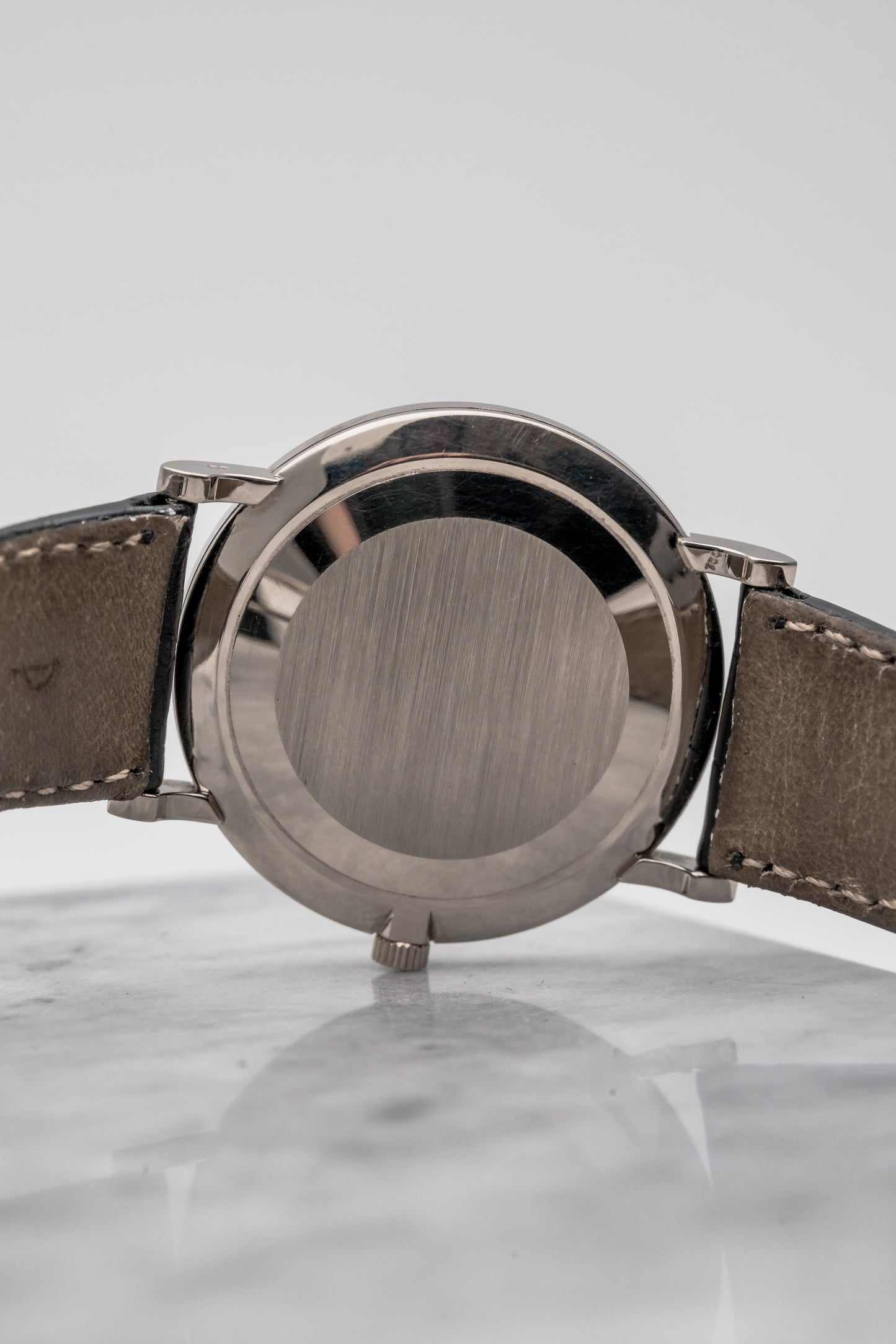 Patek Philippe Calatrava 5022G, Enamel Dial