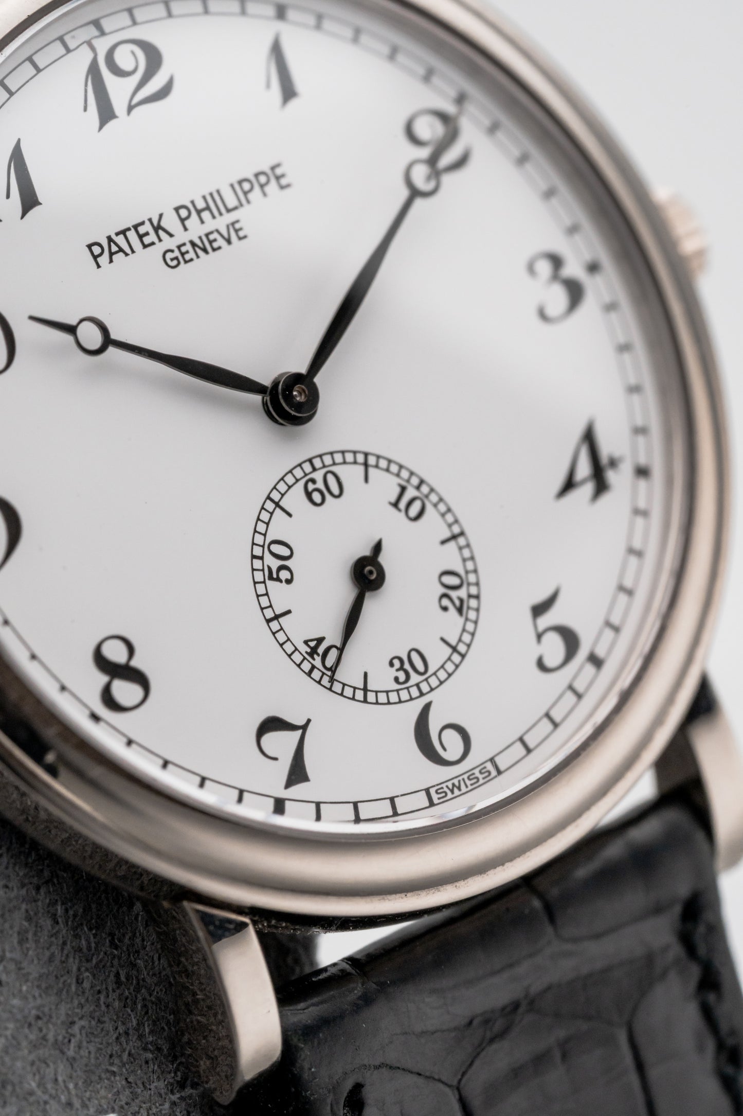 Patek Philippe Calatrava 5022G, Enamel Dial
