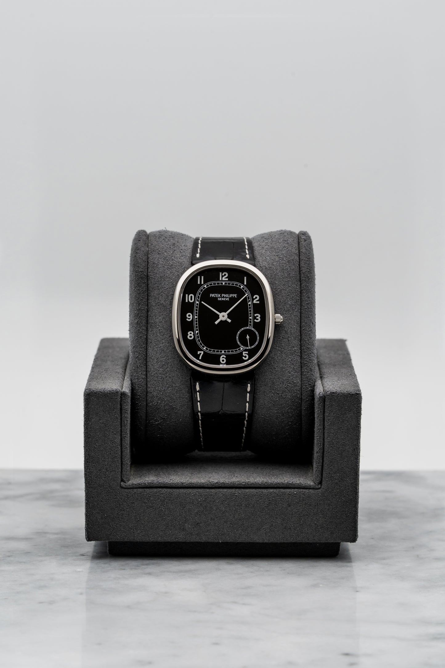 Patek Philippe 5028G Ellipse – White Gold, Black Dial