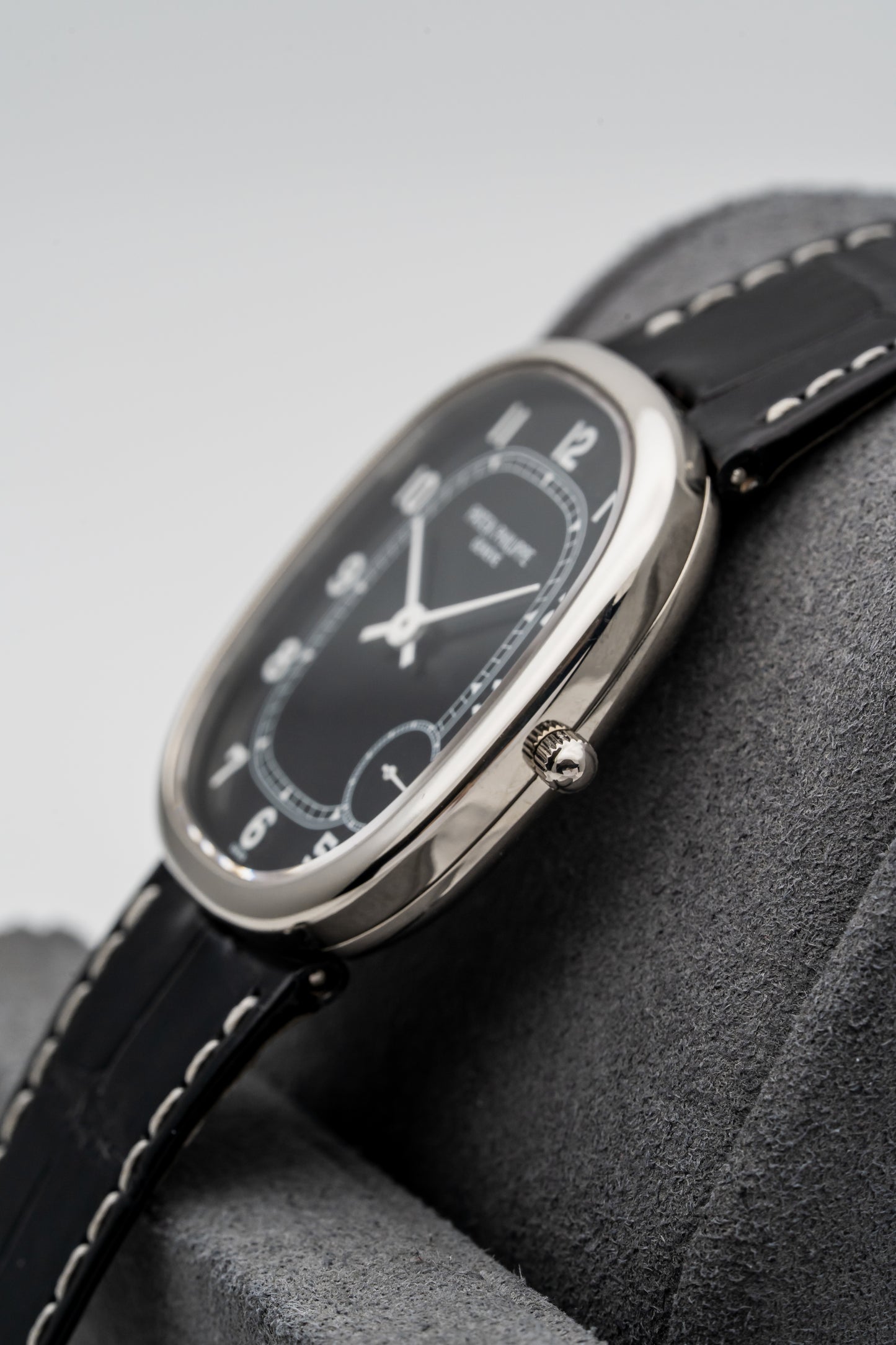 Patek Philippe 5028G Ellipse – White Gold, Black Dial