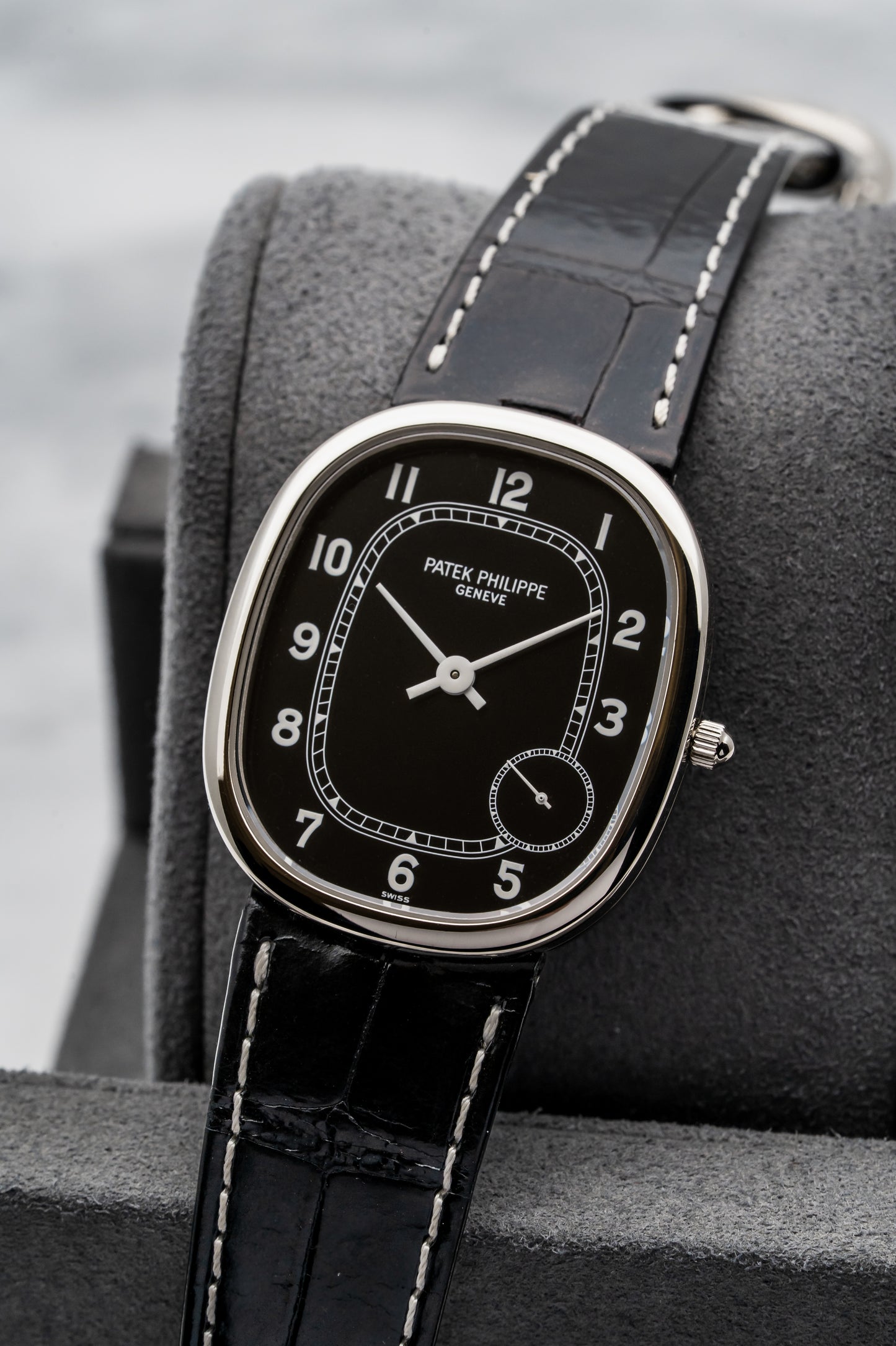 Patek Philippe 5028G Ellipse – White Gold, Black Dial