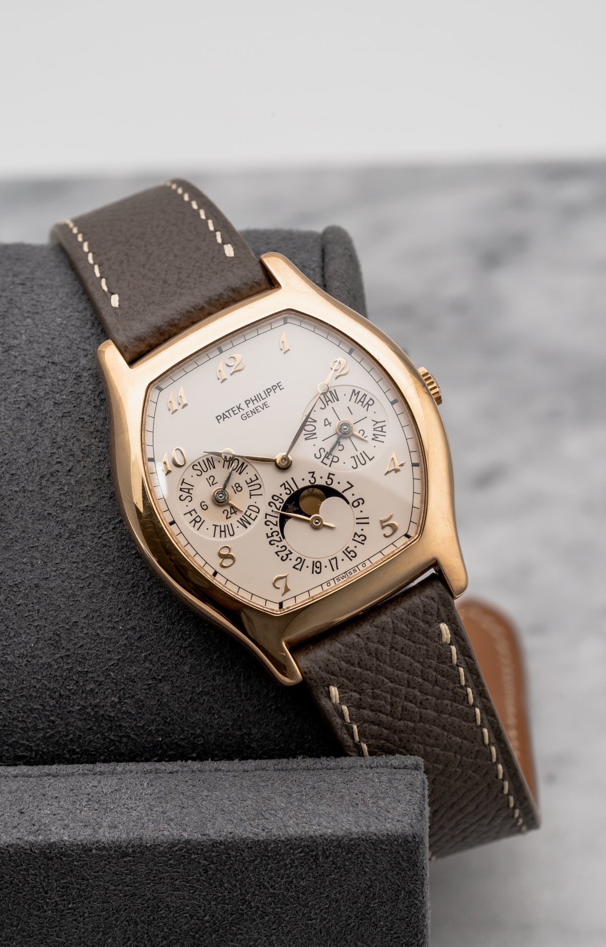 Patek Philippe Perpetual Calendar 5040J Ivory Dial (Extra Solid Caseback)